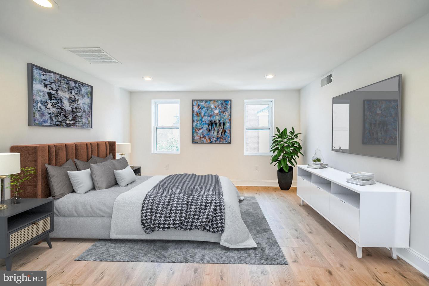 Philadelphia, Pennsylvania, 19130, United States, 4 Bedrooms Bedrooms, ,3 BathroomsBathrooms,Residential,For Sale,1949976