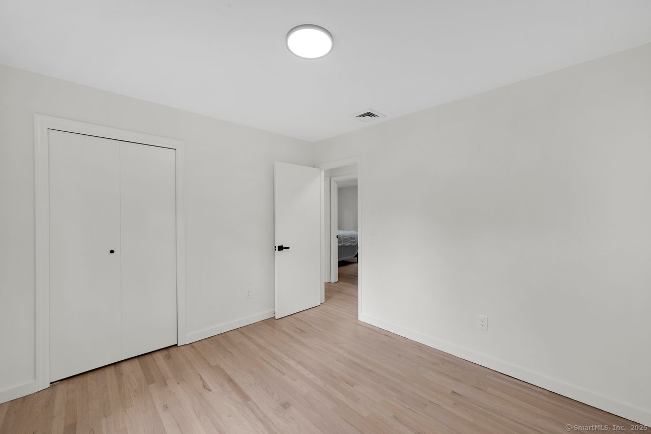Milford, Connecticut, 06461, United States, 4 Bedrooms Bedrooms, ,3 BathroomsBathrooms,Residential,For Sale,1932741