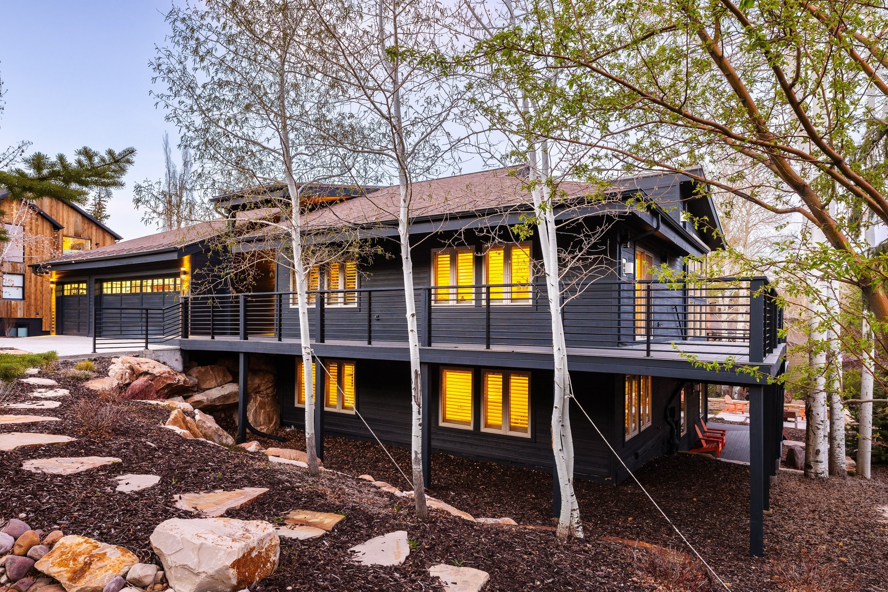  Light Filled Open Floor Plan with Great Outdoor Space - 物件實景