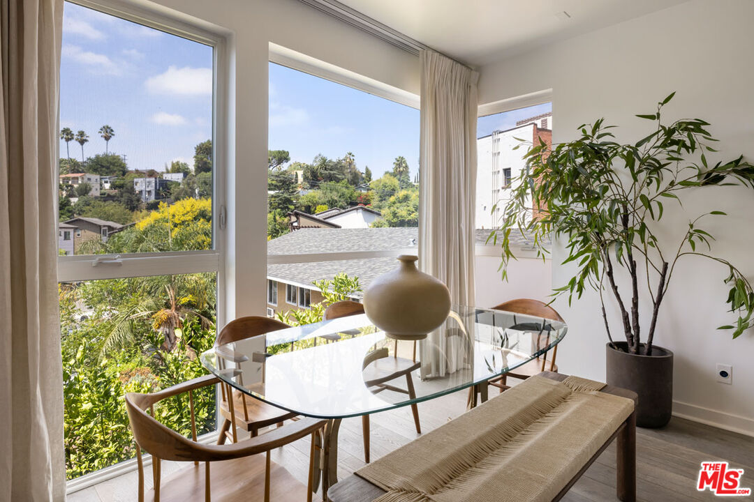 Los Angeles, California, 90026, United States, 3 Bedrooms Bedrooms, ,4 BathroomsBathrooms,Residential,For Sale,1927240