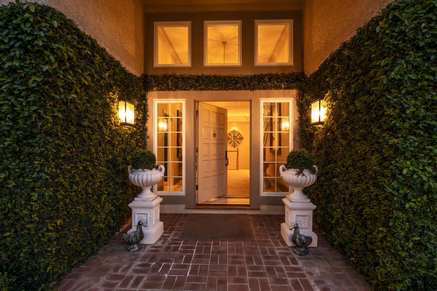 Hillsborough, California, 94010, United States, 4 Bedrooms Bedrooms, ,6 BathroomsBathrooms,Residential,For Sale,1941061