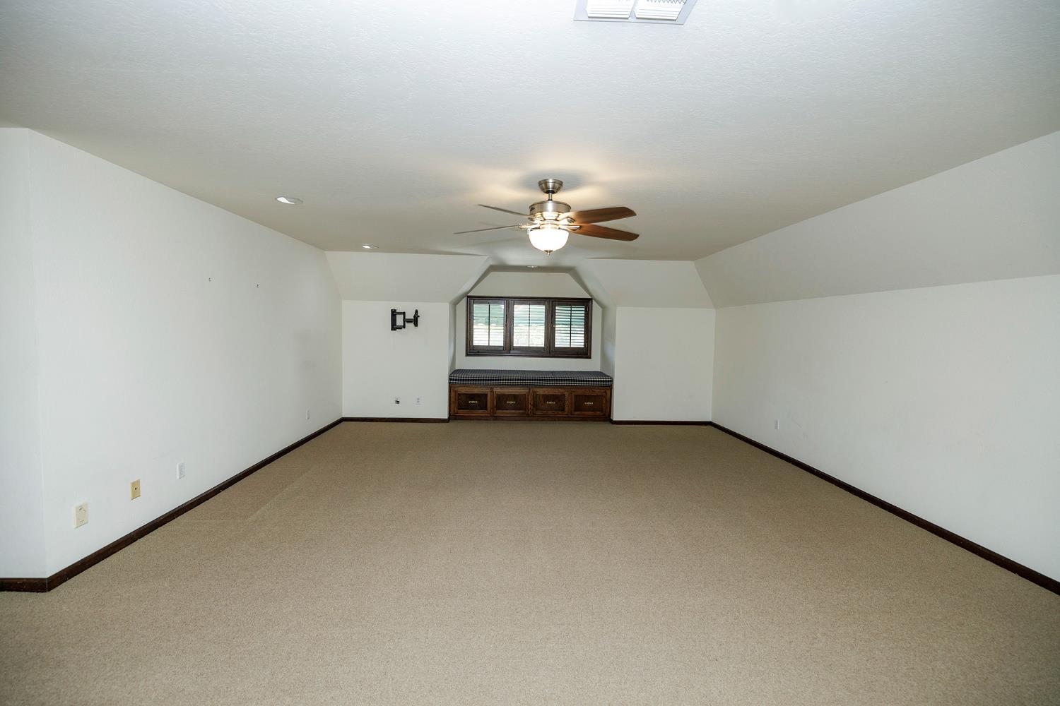 Turlock, California, 95380, United States, 4 Bedrooms Bedrooms, ,5 BathroomsBathrooms,Residential,For Sale,1992358