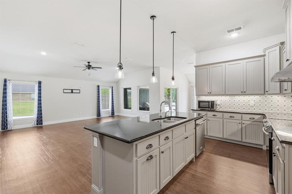 Sanger, Texas, 76266, United States, 4 Bedrooms Bedrooms, ,3 BathroomsBathrooms,Residential,For Sale,2038334