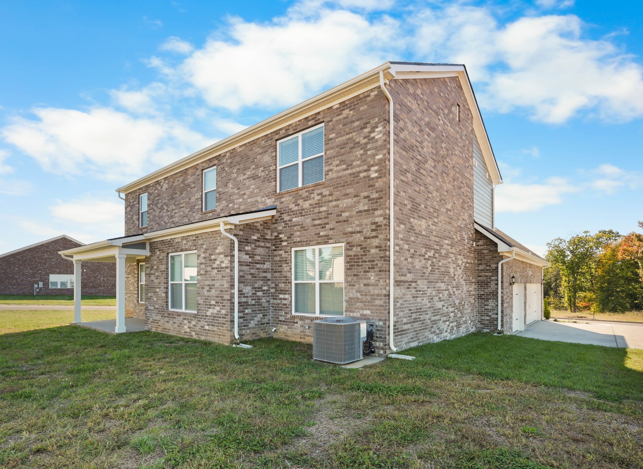 Clarksville, Tennessee, 37043, United States, 5 Bedrooms Bedrooms, ,5 BathroomsBathrooms,Residential,For Sale,1976524