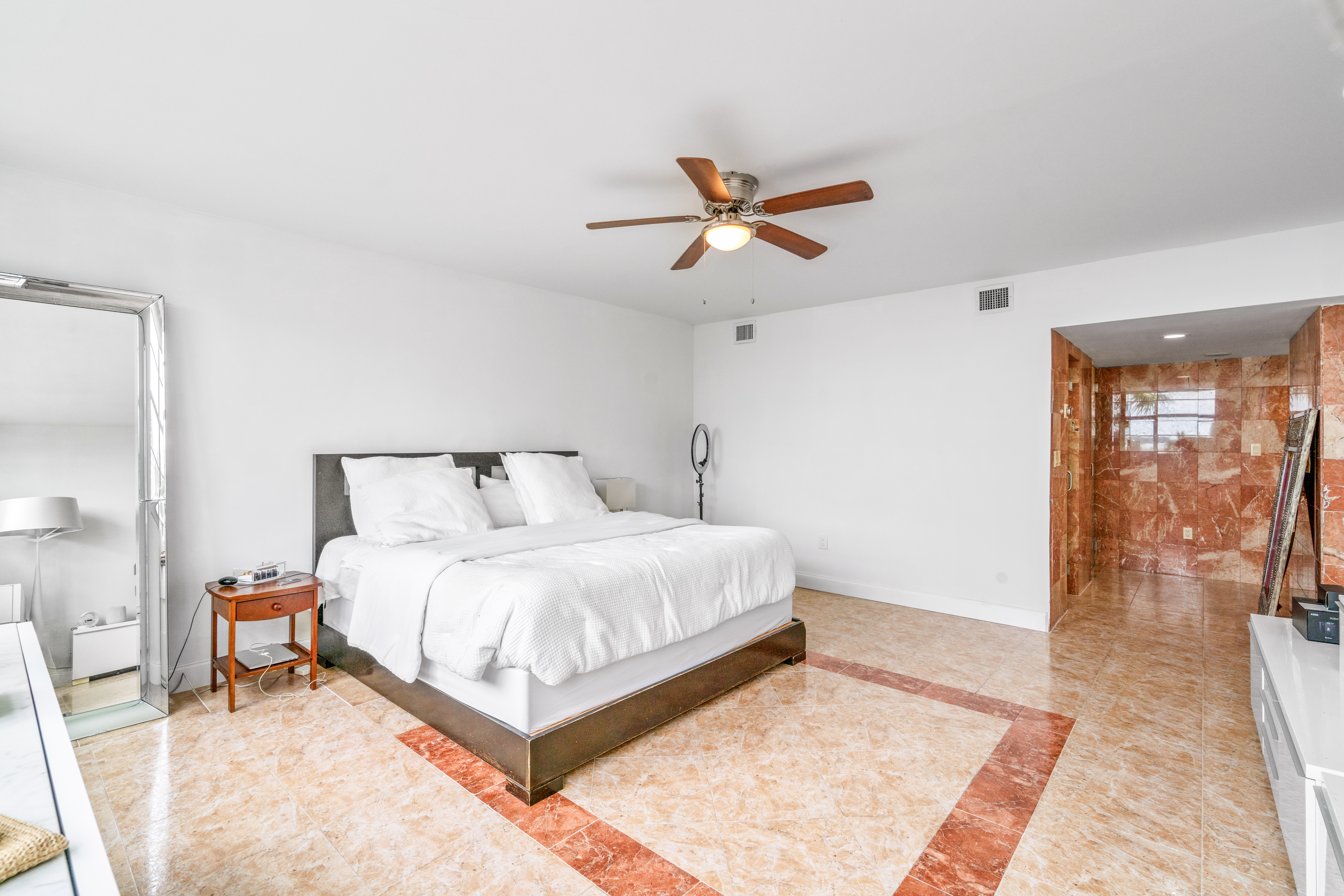  905 Brickell Bay Dr, Miami, FL, 33131 - 物件實景