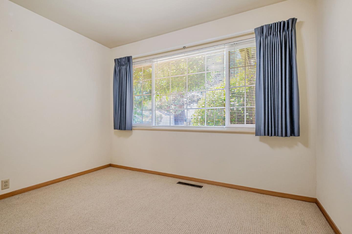Watsonville, California, 95076, United States, 3 Bedrooms Bedrooms, ,2 BathroomsBathrooms,Residential,For Sale,1885327