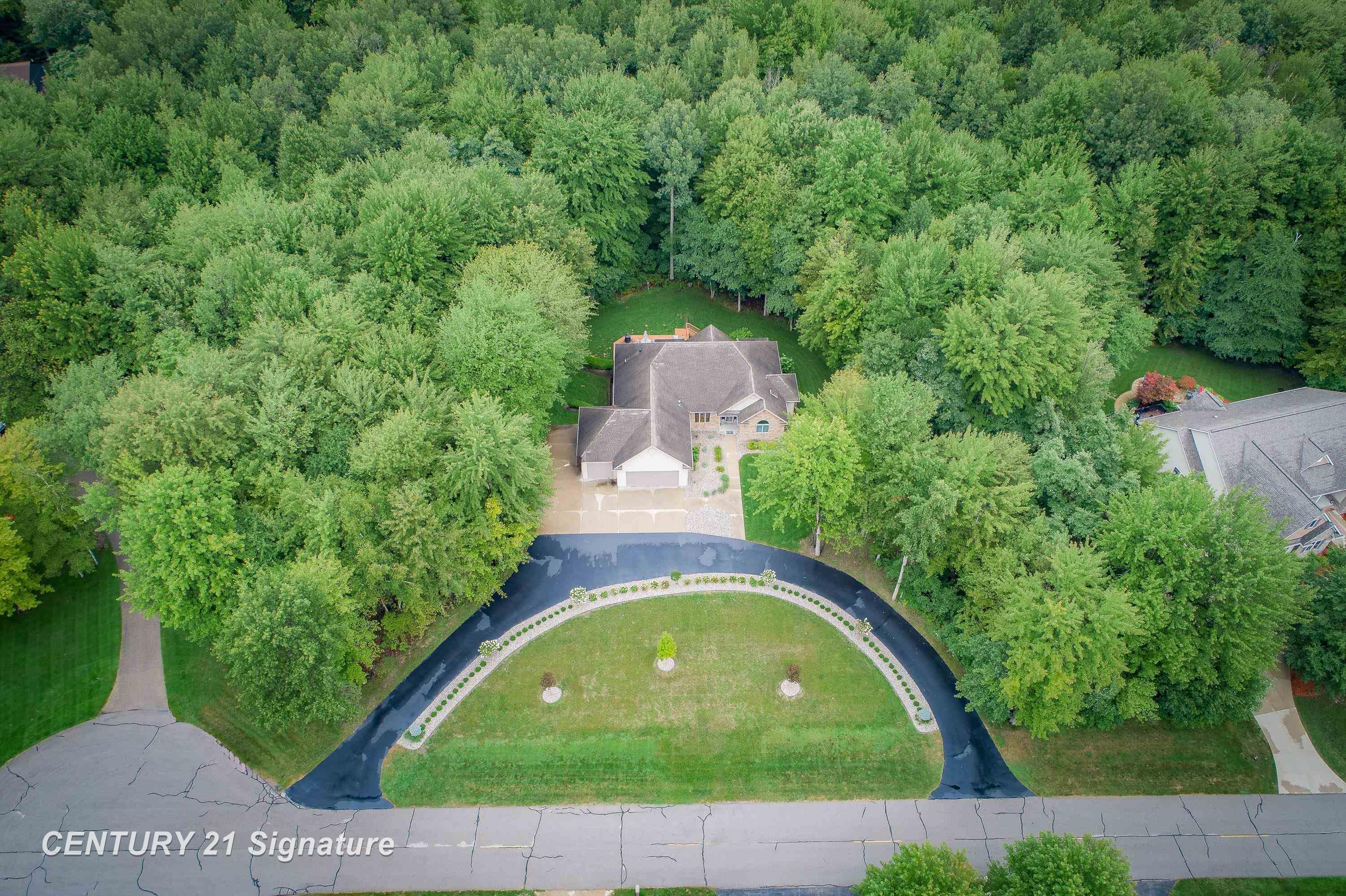 Midland, Michigan, 48642, United States, 4 Bedrooms Bedrooms, ,4 BathroomsBathrooms,Residential,For Sale,1981161