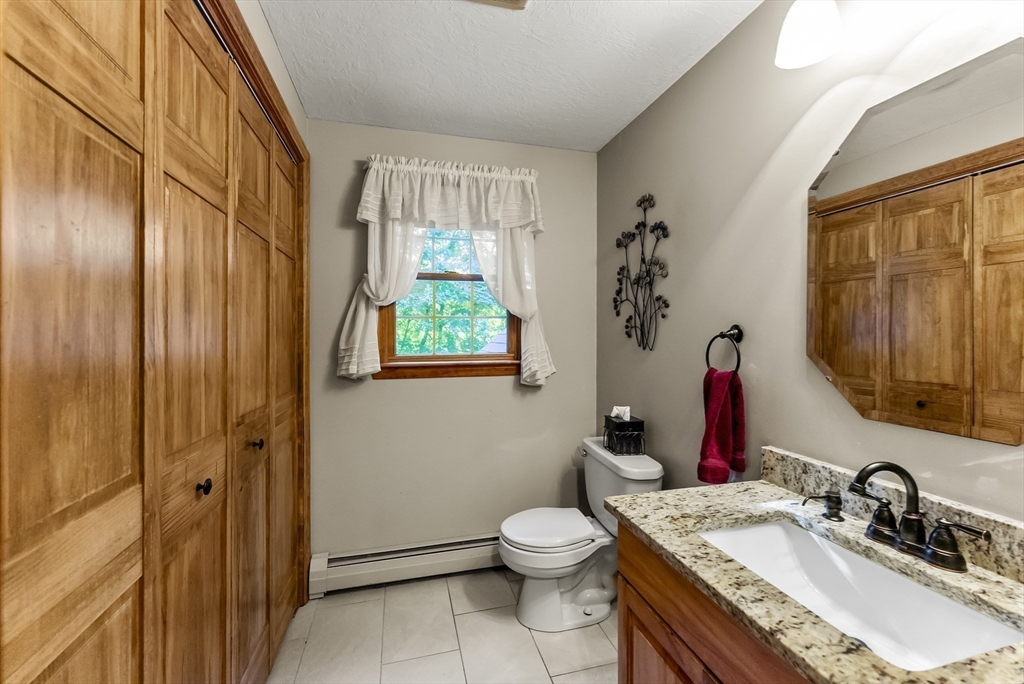 Bridgewater, Massachusetts, 02324, United States, 3 Bedrooms Bedrooms, ,2 BathroomsBathrooms,Residential,For Sale,1940785