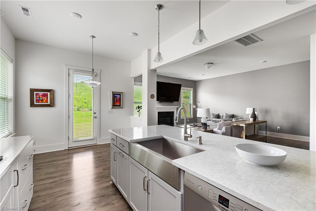 High Point, North Carolina, 27265, United States, 5 Bedrooms Bedrooms, ,4 BathroomsBathrooms,Residential,For Sale,1951573