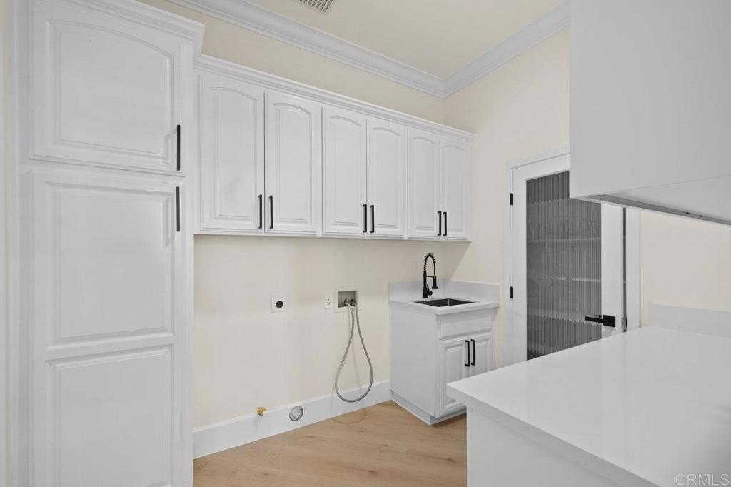Alpine, California, 91901, United States, 4 Bedrooms Bedrooms, ,4 BathroomsBathrooms,Residential,For Sale,1905868