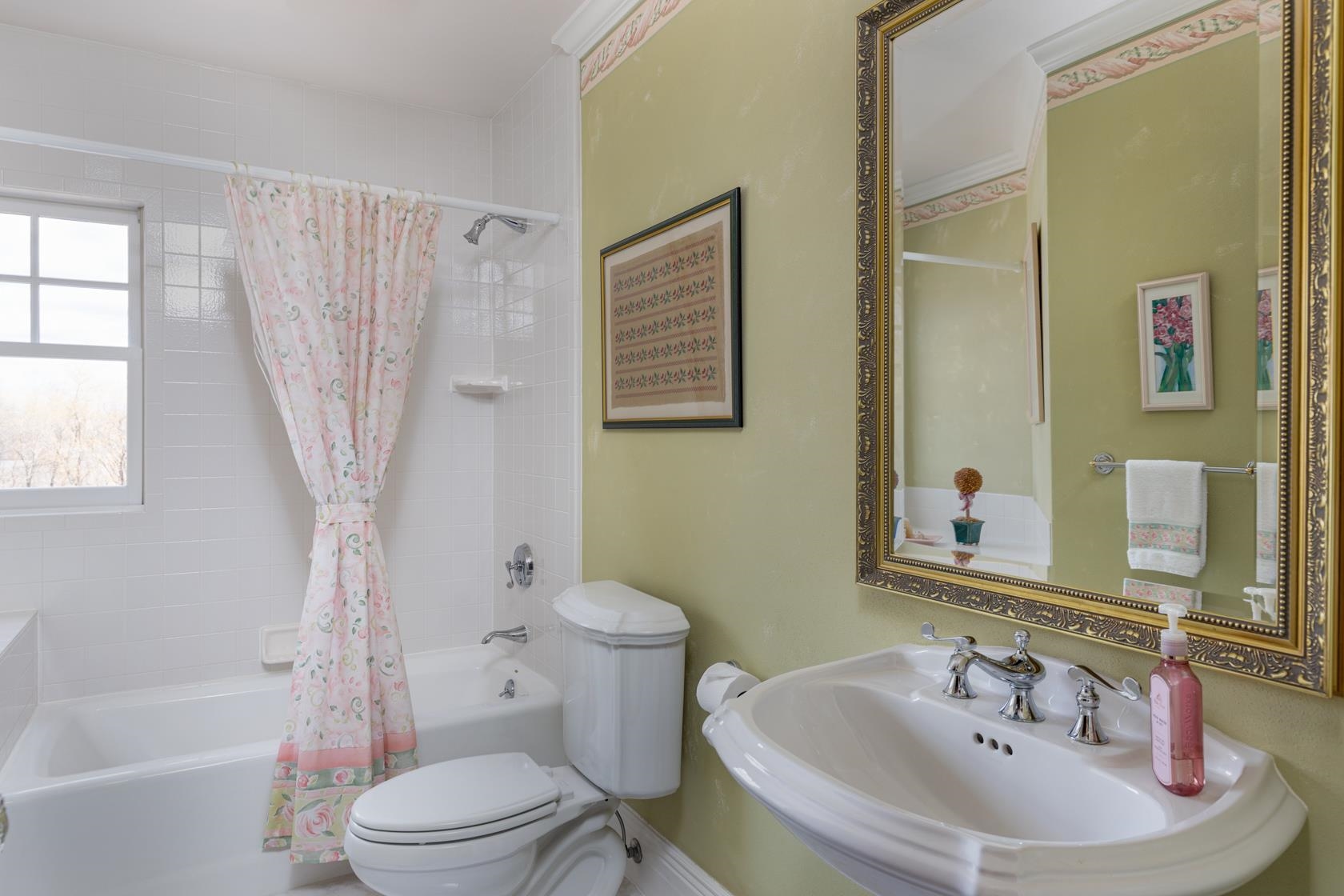 Hortonville, Wisconsin, 54944, United States, 4 Bedrooms Bedrooms, ,6 BathroomsBathrooms,Residential,For Sale,1983735