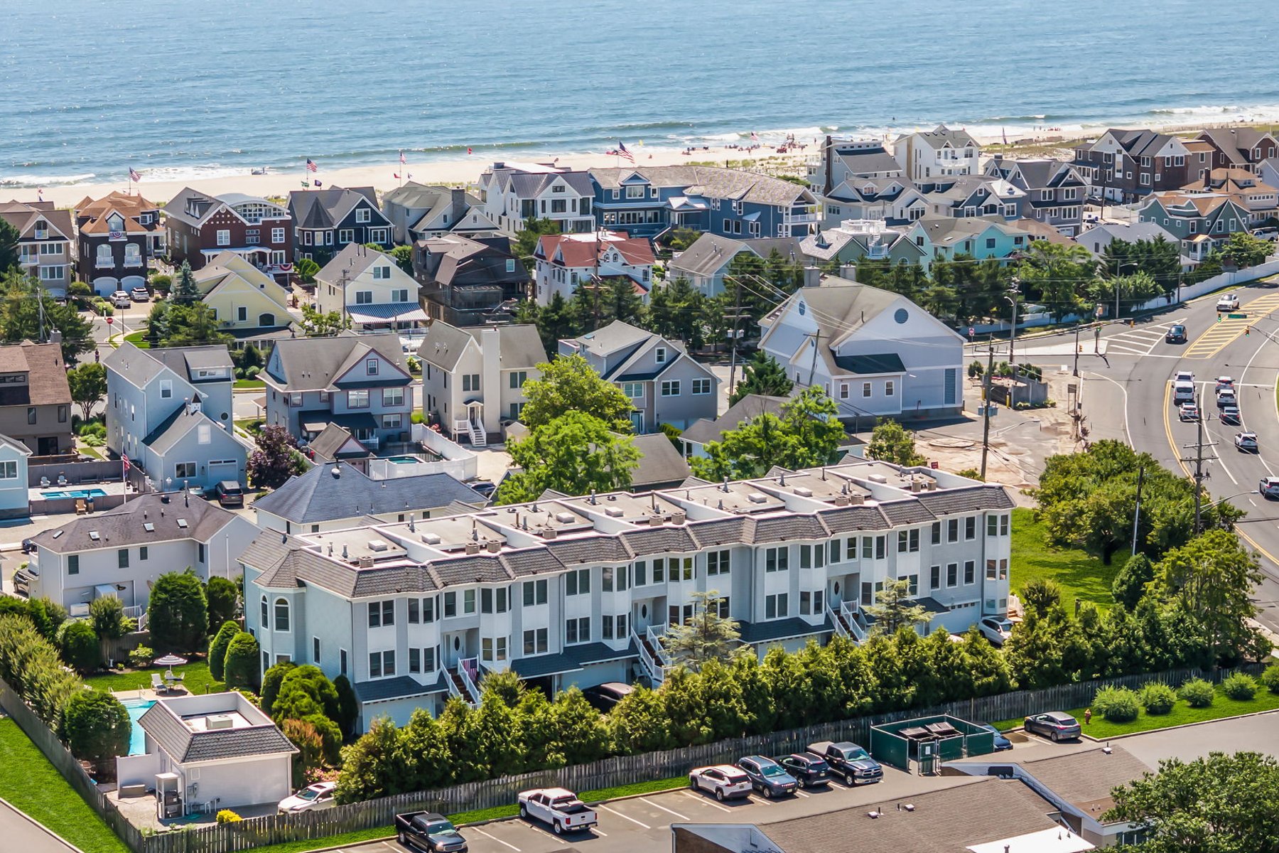  Rare End-Unit Coastal Townhome - 物件實景