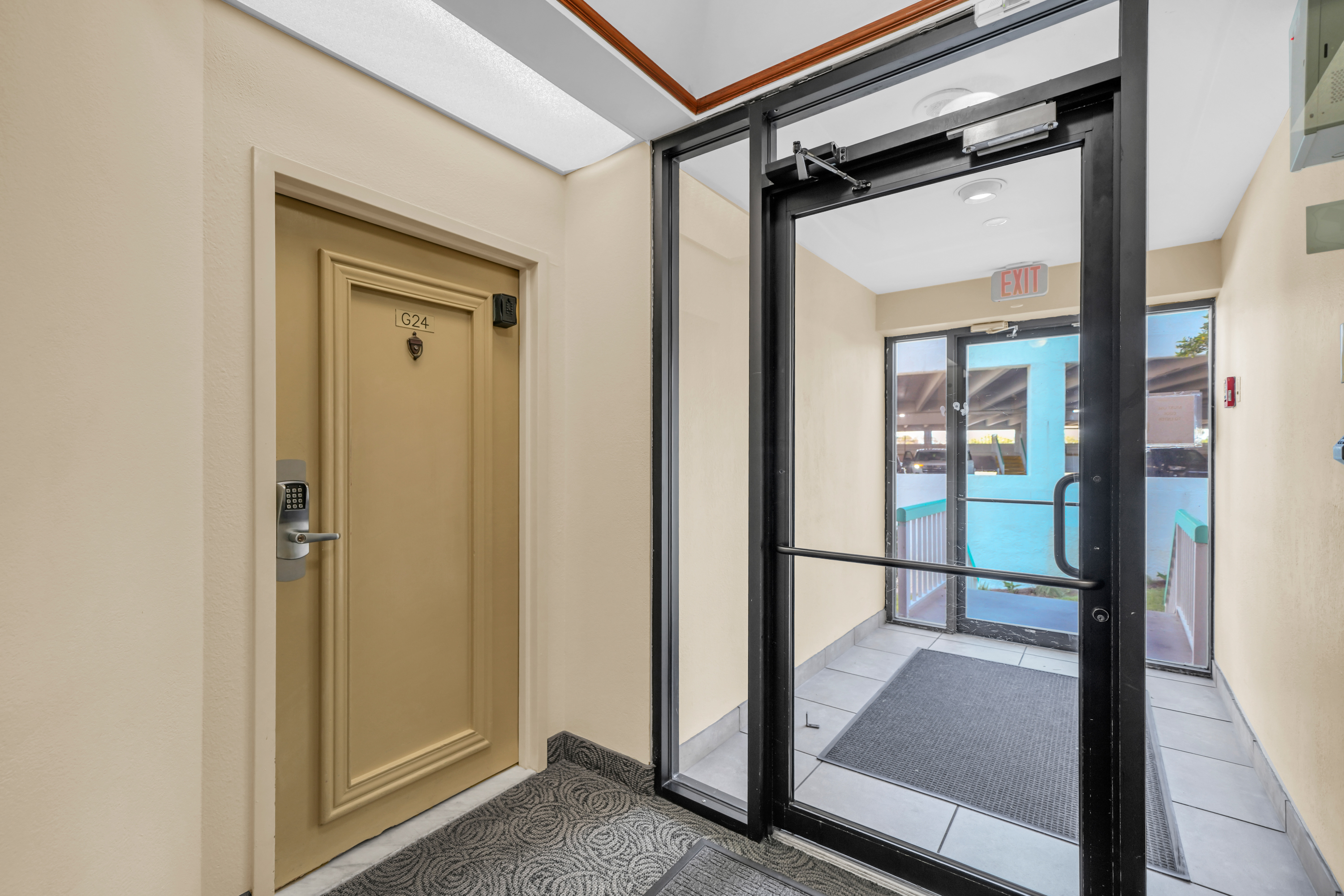  Turnkey Ground-Floor Condo With Private Patio And Resort Amenities - 物件實景