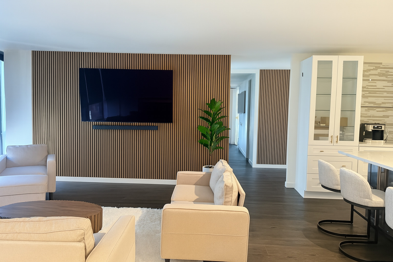 Chicago, Illinois, 60611, United States, 3 Bedrooms Bedrooms, ,2 BathroomsBathrooms,Residential,For Sale,1977866