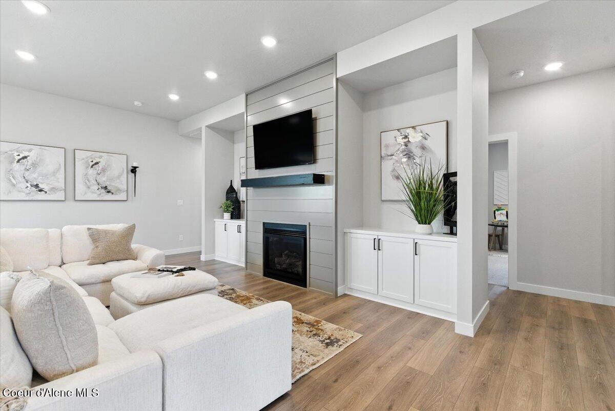 Coeur d'Alene, Idaho, 83815, United States, 4 Bedrooms Bedrooms, ,3 BathroomsBathrooms,Residential,For Sale,2009253