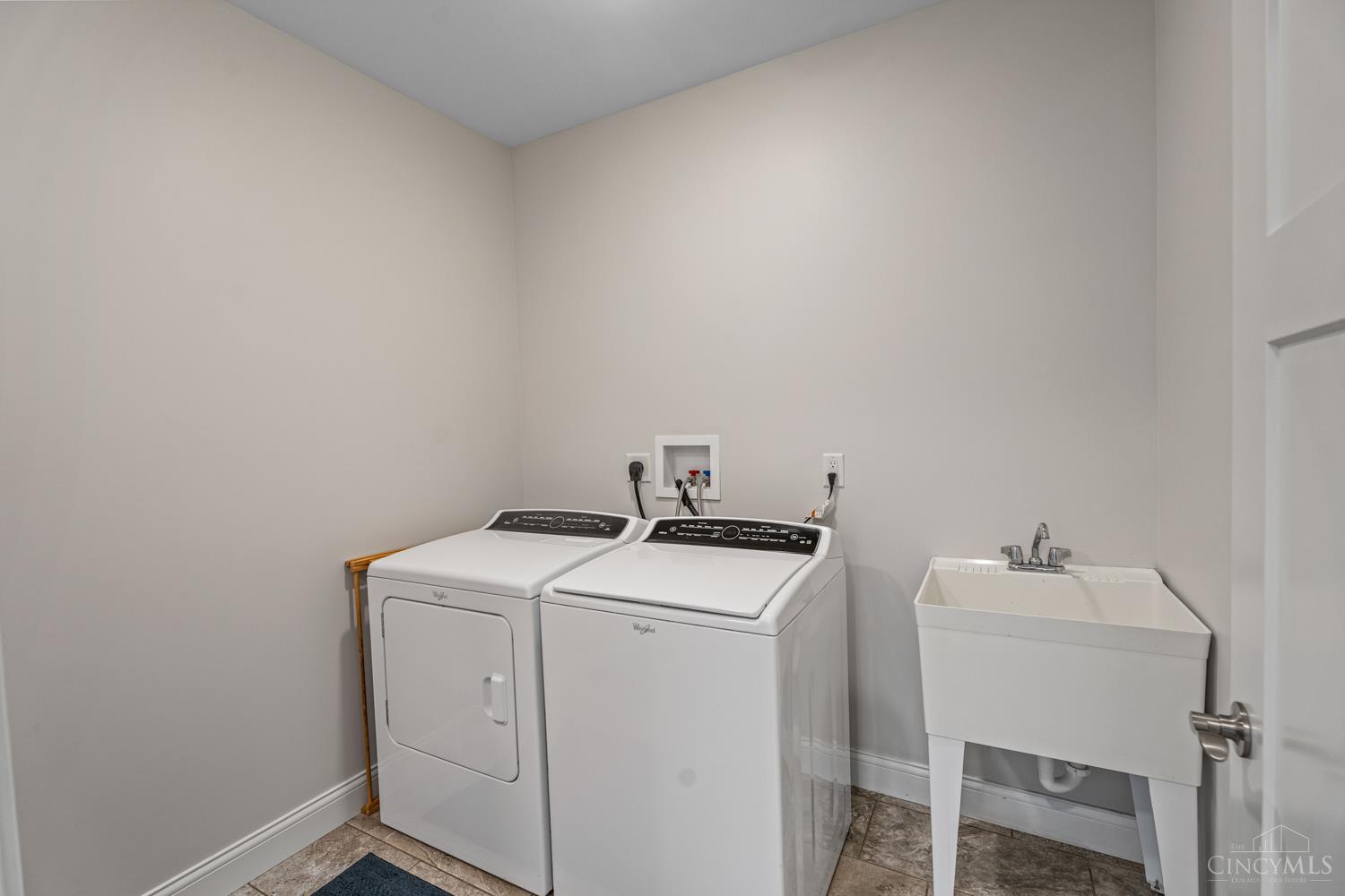 Cincinnati, Ohio, 45202, United States, 3 Bedrooms Bedrooms, ,4 BathroomsBathrooms,Residential,For Sale,1968931