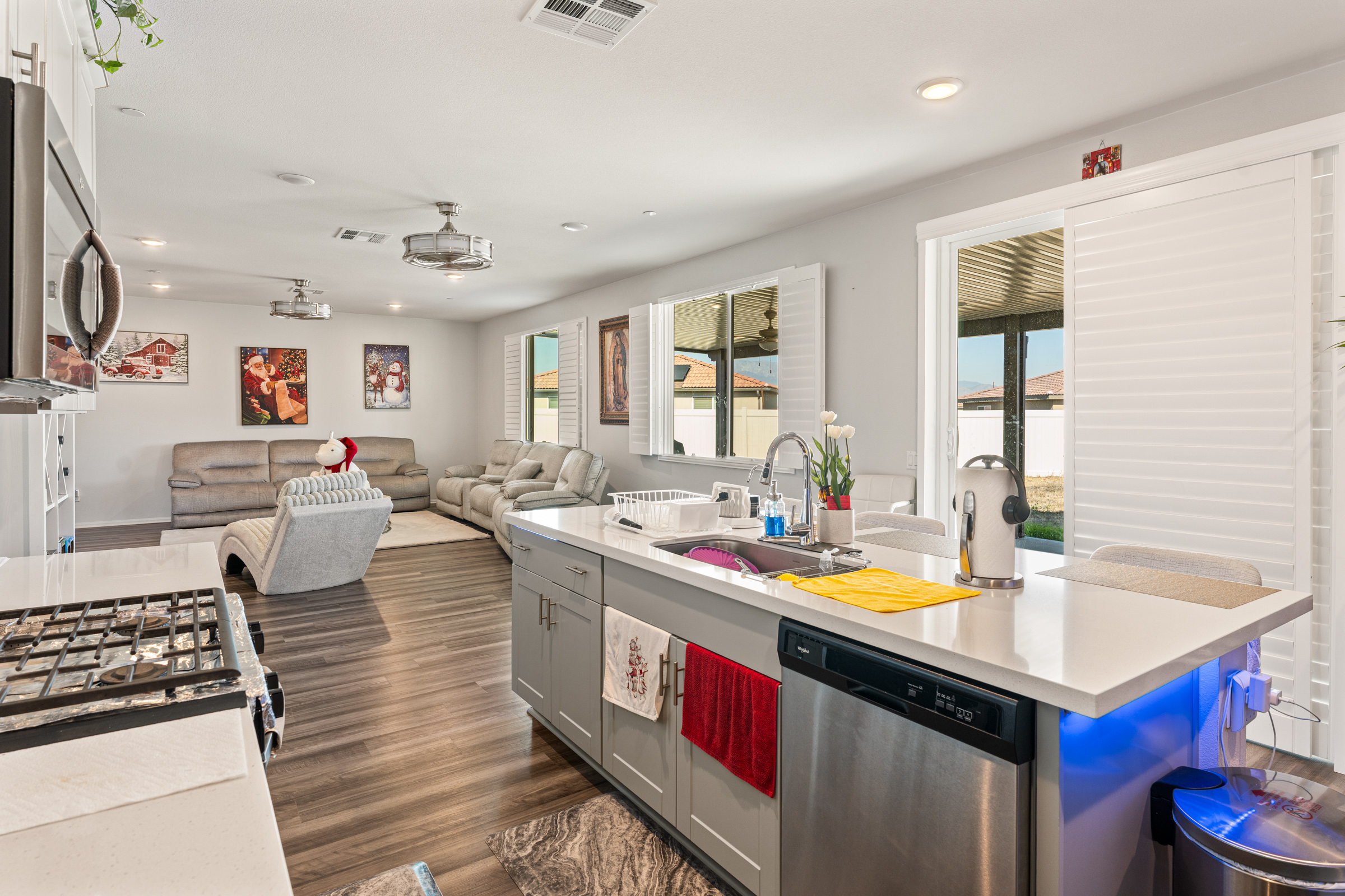 Riverside, California, 92503, United States, 5 Bedrooms Bedrooms, ,3 BathroomsBathrooms,Residential,For Sale,1989853