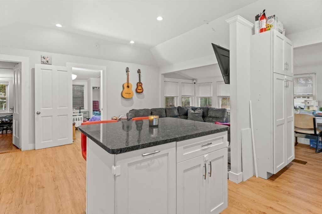 Sandwich, Massachusetts, 02563, United States, 2 Bedrooms Bedrooms, ,1 BathroomBathrooms,Residential,For Sale,1794763