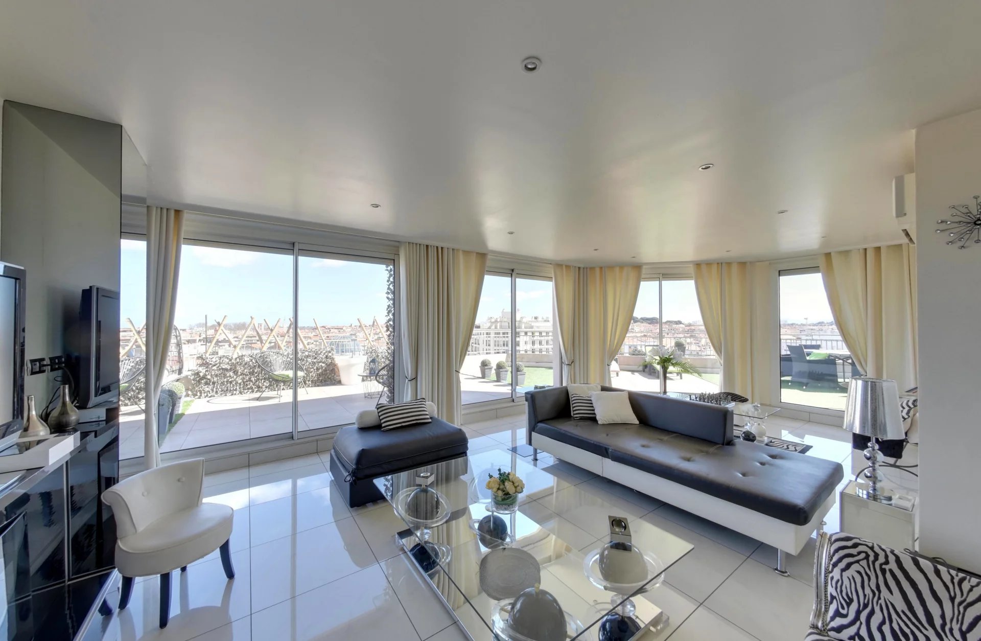 Perpignan, Occitanie, 66000, FR, 3 Bedrooms Bedrooms, ,1 BathroomBathrooms,Residential,For Sale,1442516