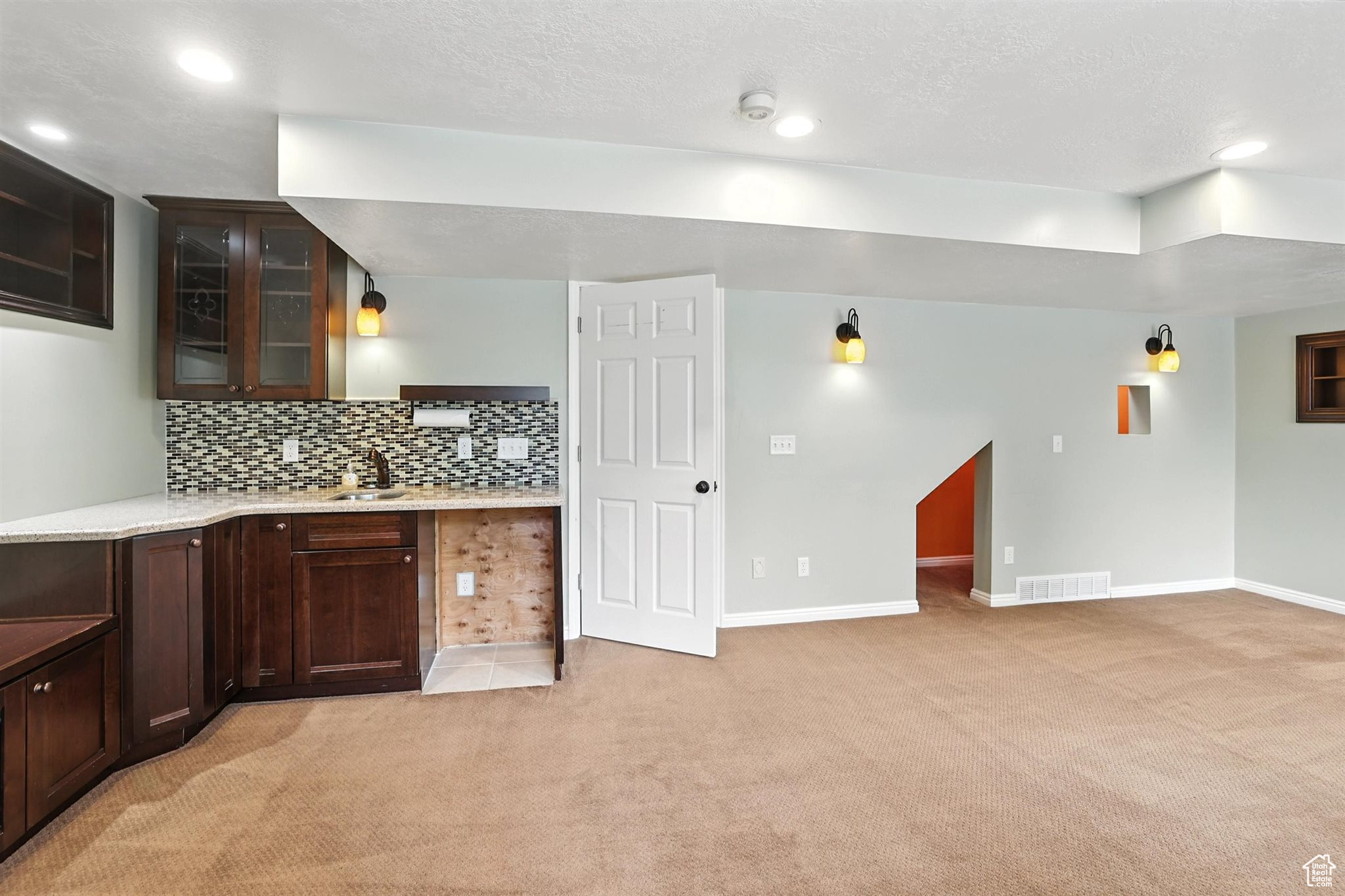 Bountiful, Utah, 84010, United States, 5 Bedrooms Bedrooms, ,4 BathroomsBathrooms,Residential,For Sale,1926219