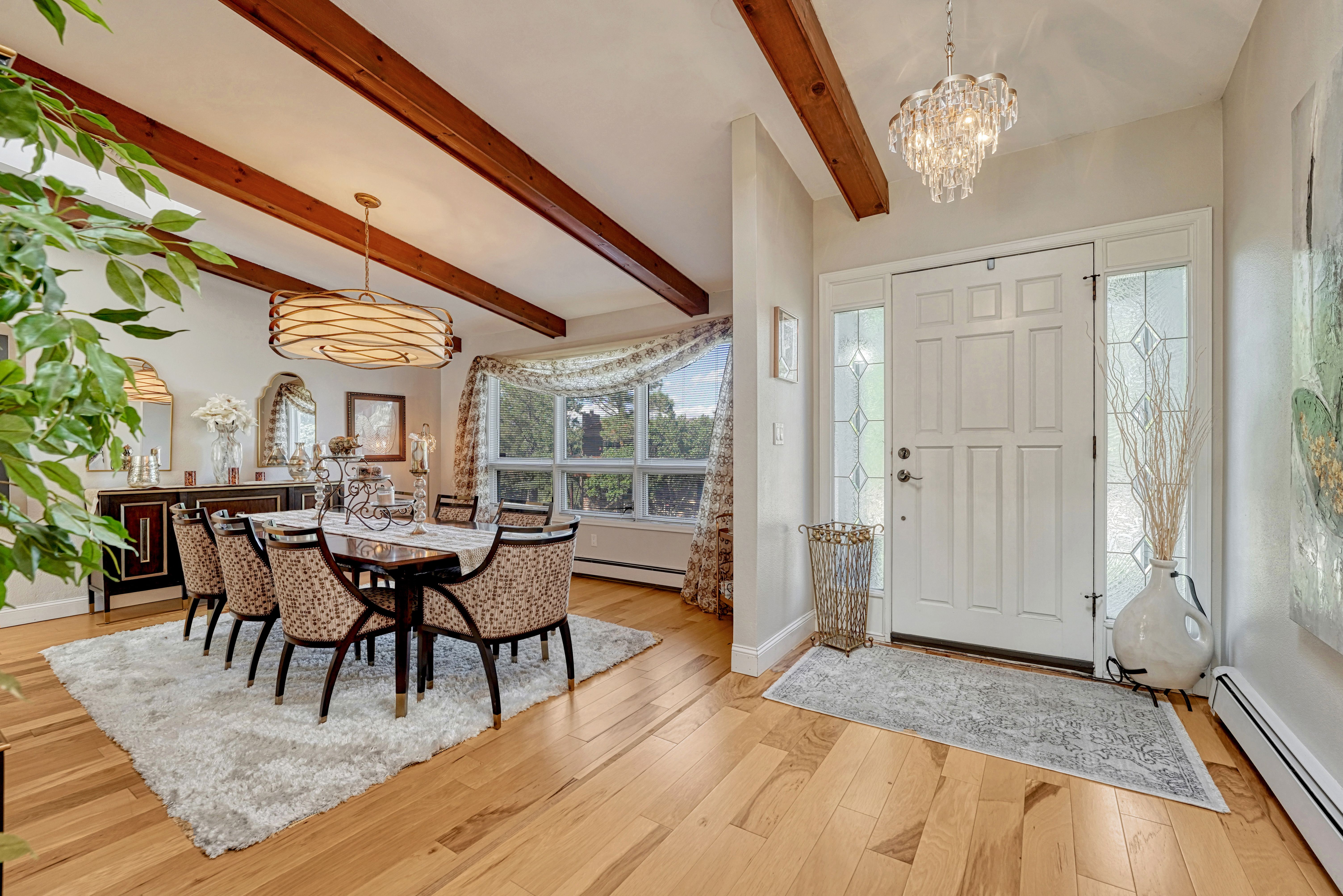  Renovated Ranch with Outdoor Living - 物件實景