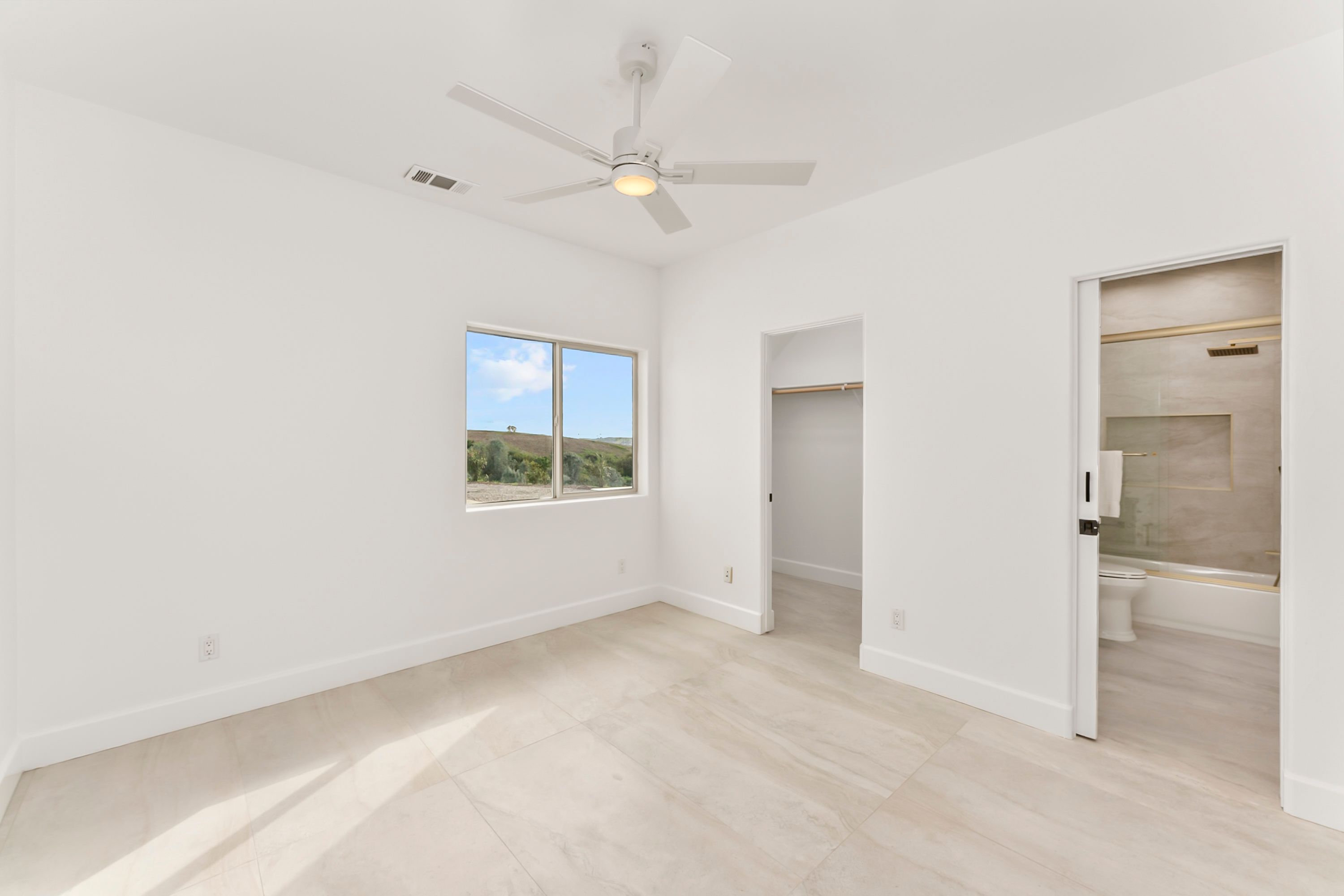  40 Acres - Big Views - Renovated Home - 物件實景