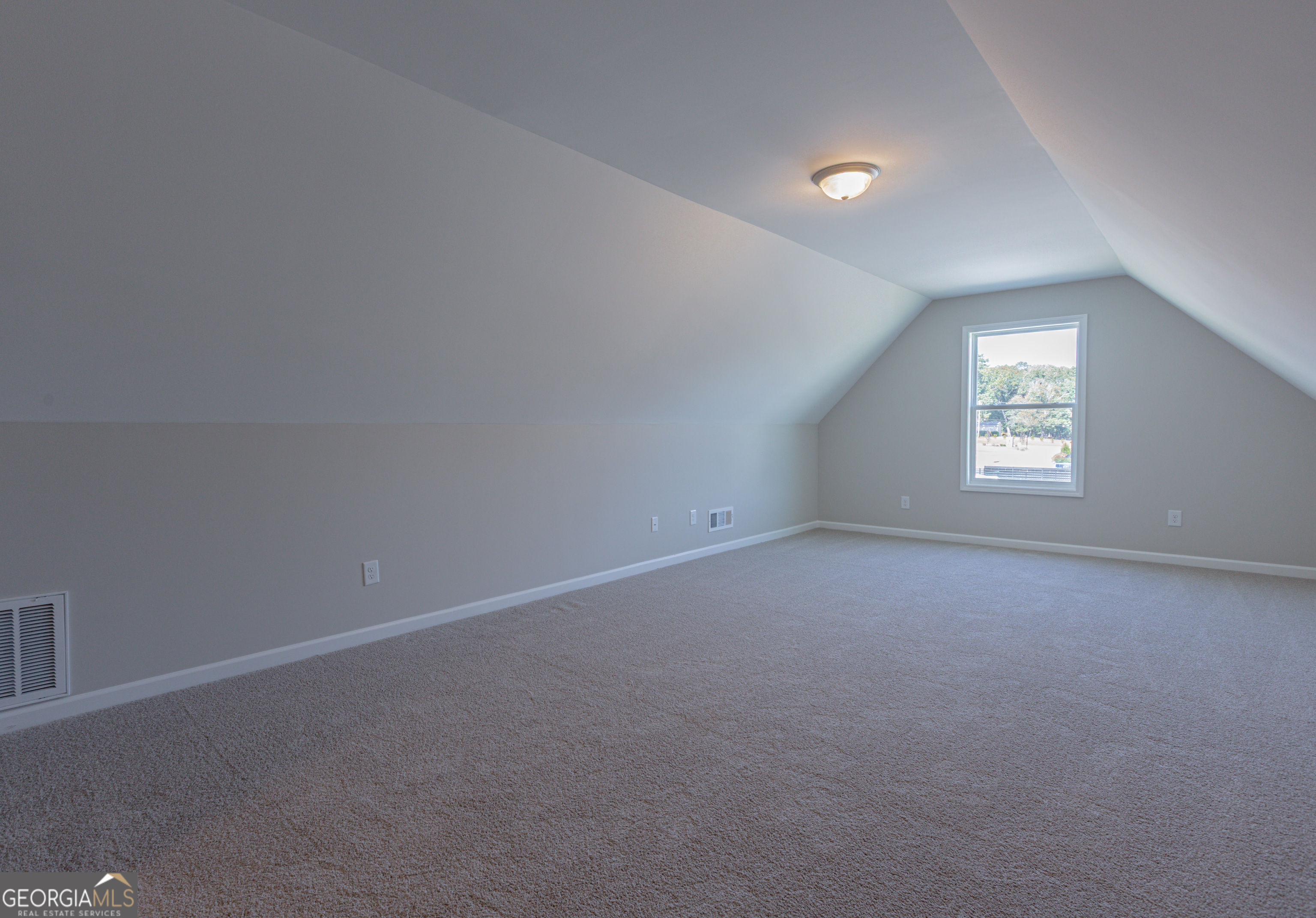 Senoia, Georgia, 30276, United States, 4 Bedrooms Bedrooms, ,3 BathroomsBathrooms,Residential,For Sale,1987770