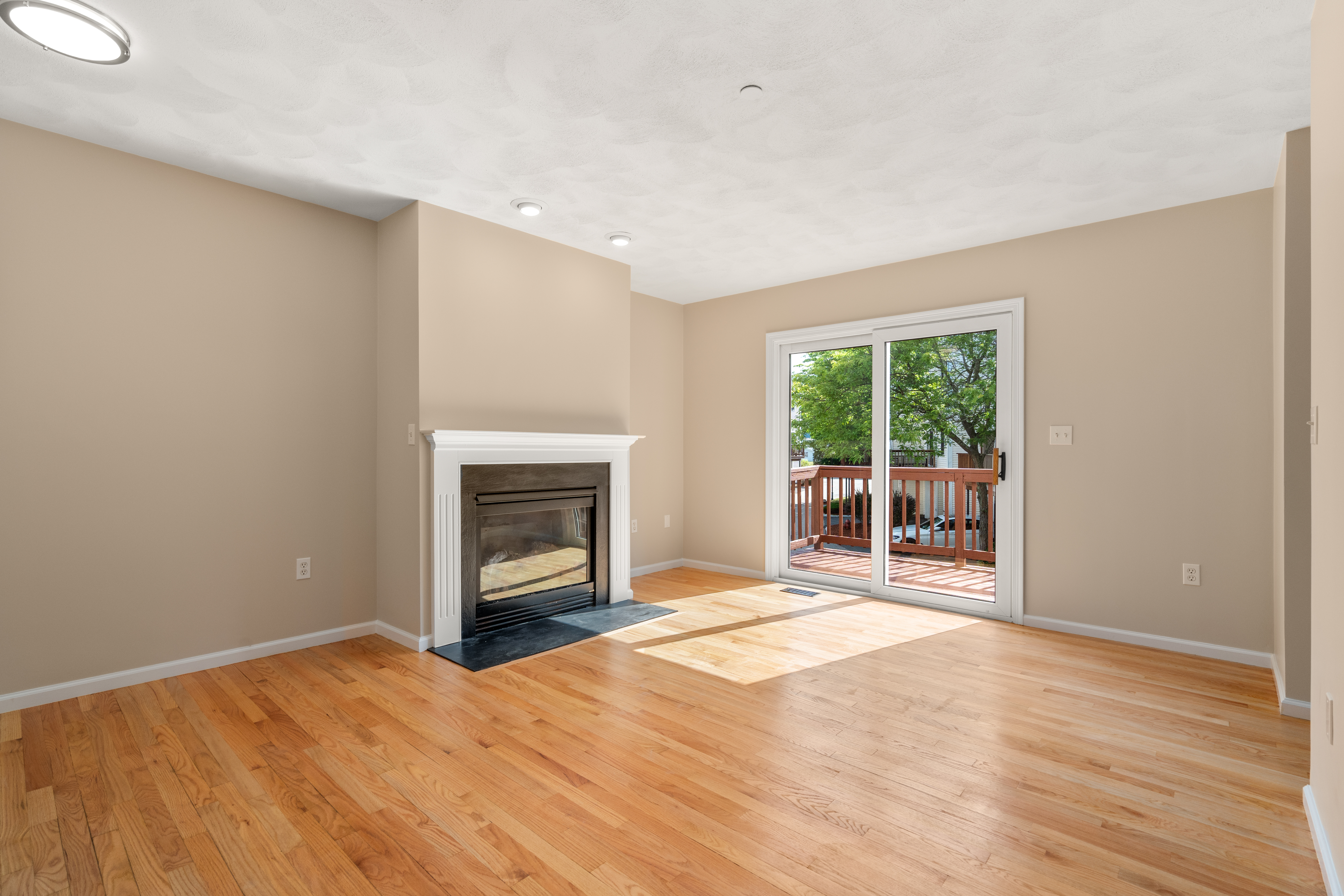  555 Main Street, Unit 6, Woburn, MA 01801 - 物件實景