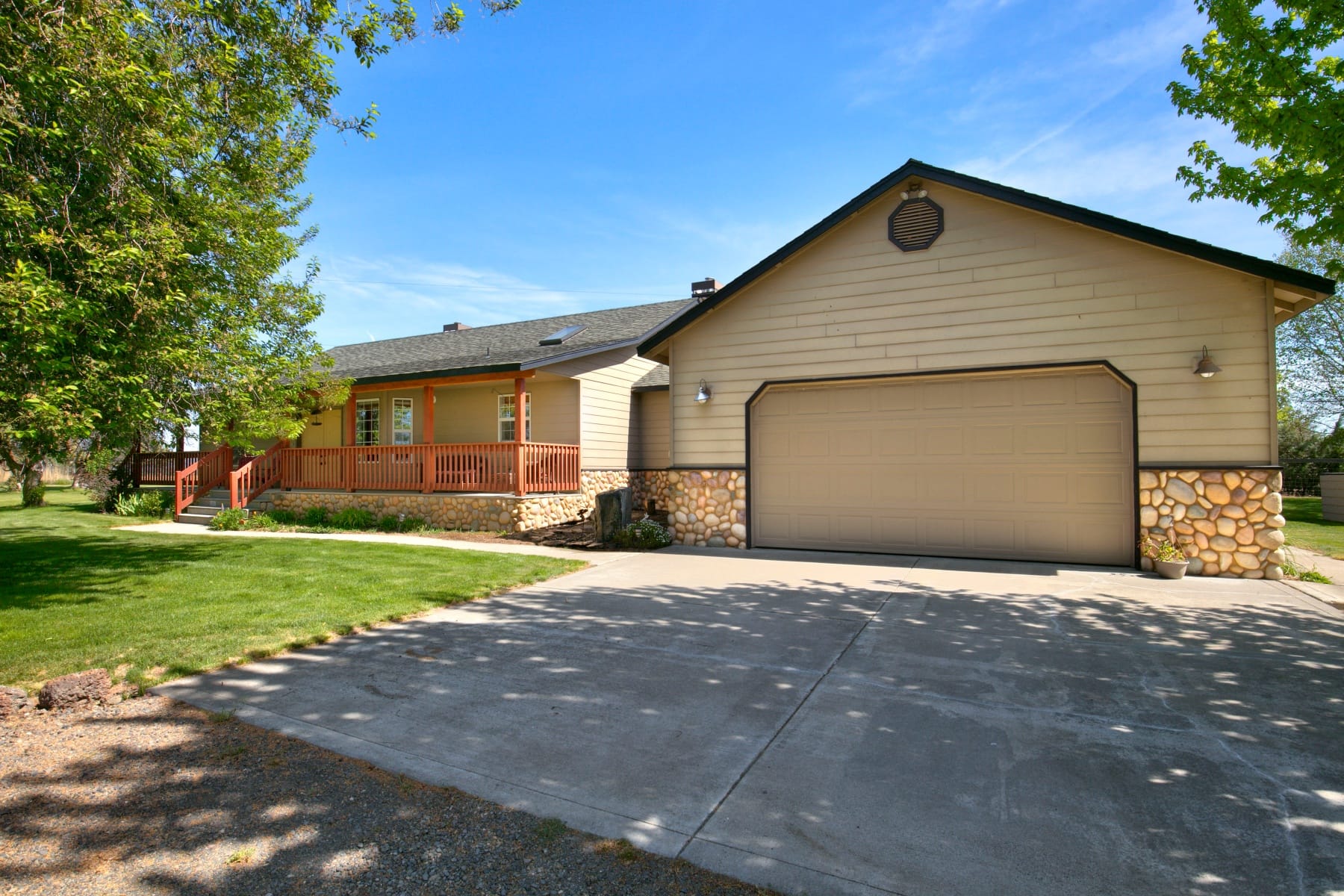  12913 S W Lark Meadow Lane Powell Butte, OR 97753 - 物件實景