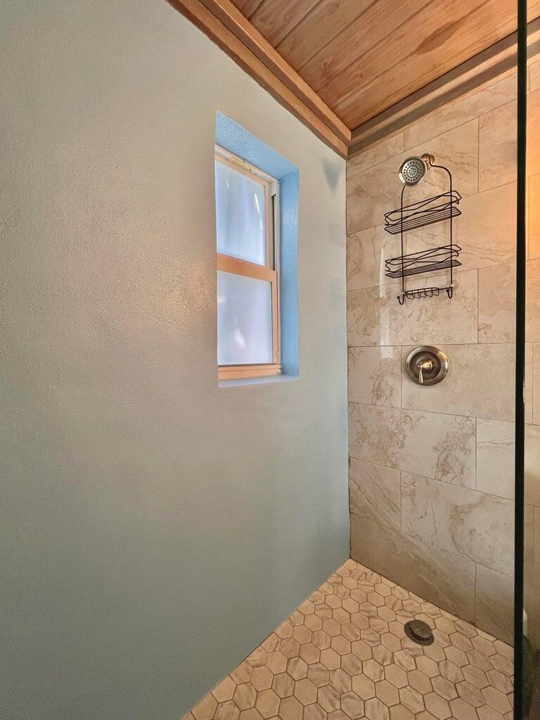 KEY LARGO, Florida, 33037, United States, 1 Bedroom Bedrooms, ,1 BathroomBathrooms,Residential,For Sale,1827867