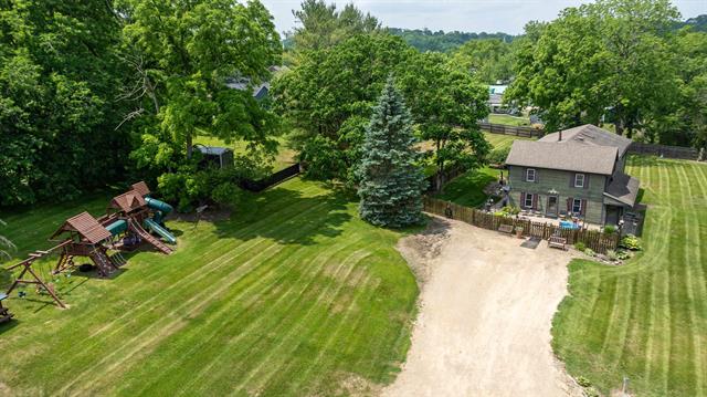 Galena, Illinois, 61036, United States, 4 Bedrooms Bedrooms, ,2 BathroomsBathrooms,Residential,For Sale,1885335