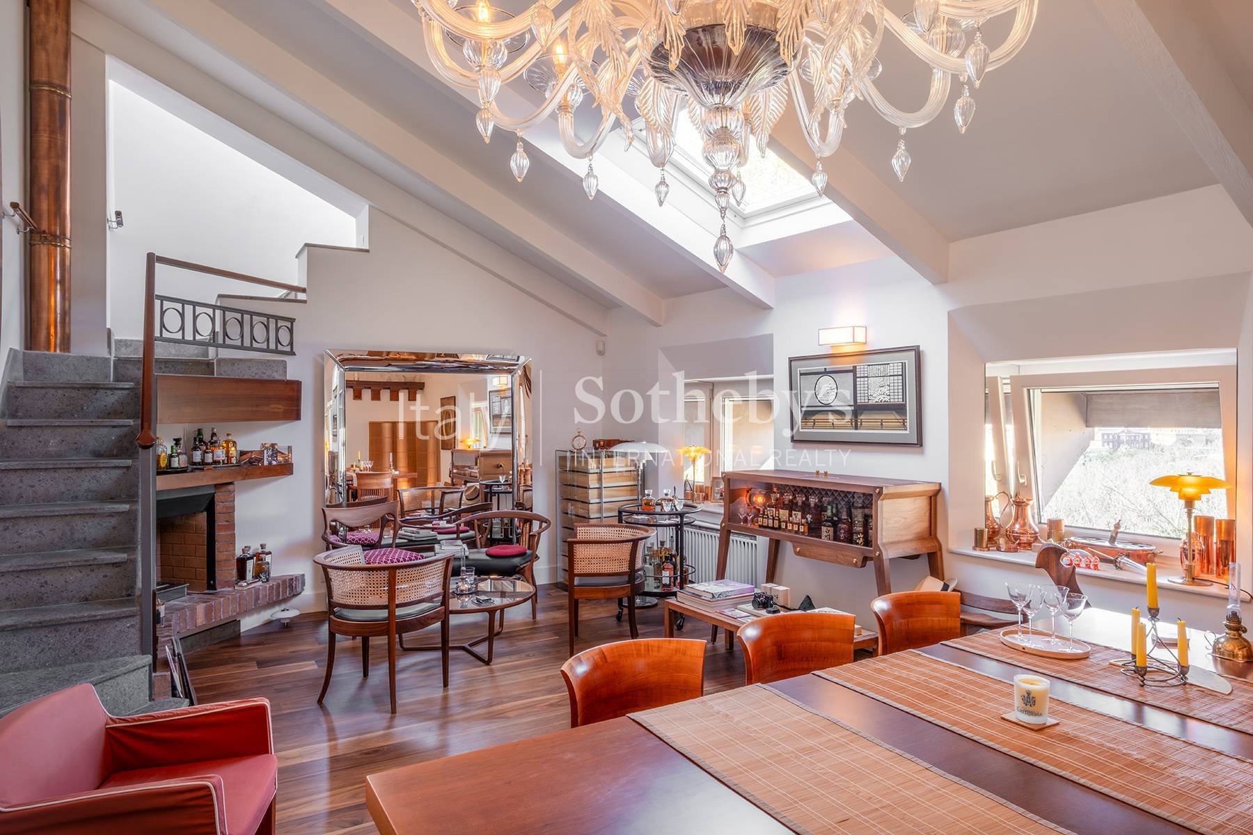  Elegant apartment with a terrace in a historic villa - 物件實景