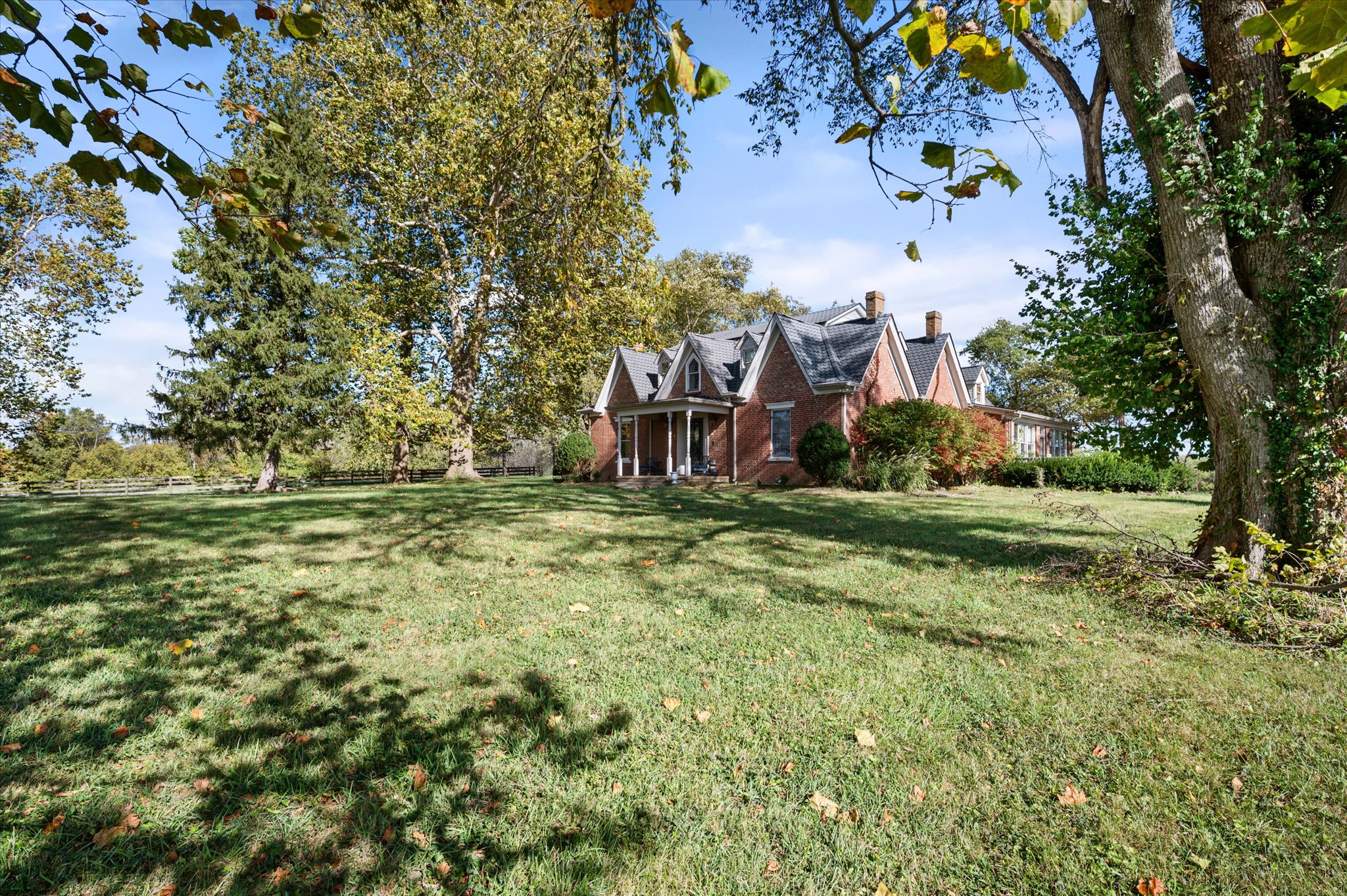 Shelbyville, Kentucky, 40065, United States, 4 Bedrooms Bedrooms, ,3 BathroomsBathrooms,Residential,For Sale,1986481