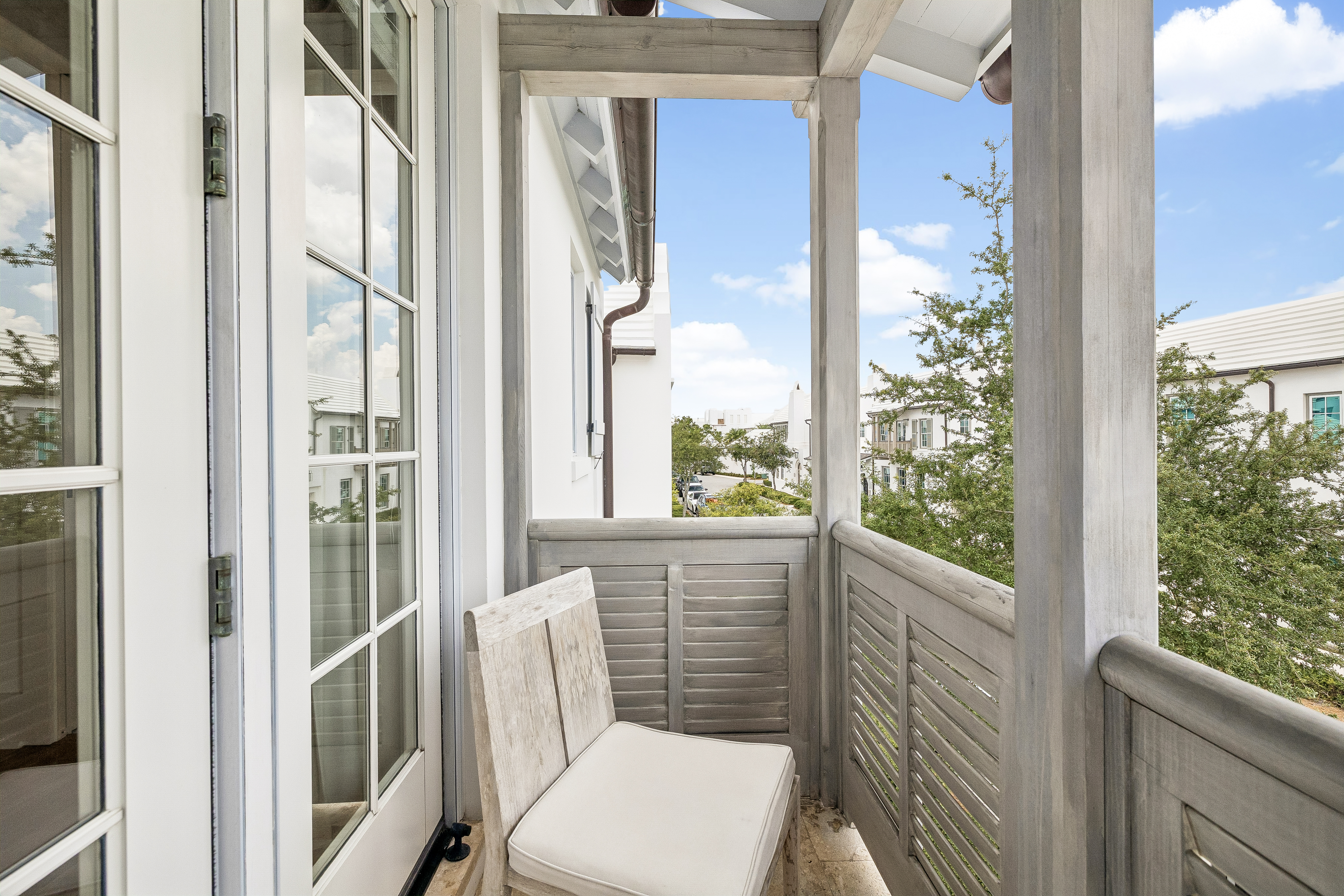  Courtyard Retreat with Dual Primary Suites in Coastal Community - 物件實景