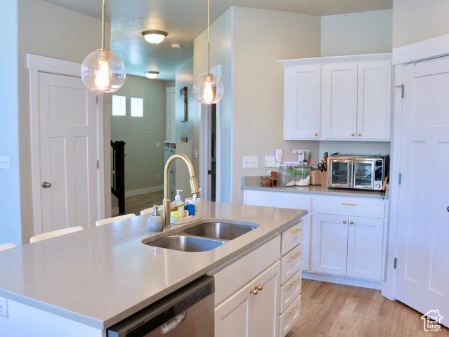 OREM, Utah, 84059, United States, 4 Bedrooms Bedrooms, ,4 BathroomsBathrooms,Residential,For Sale,1943061
