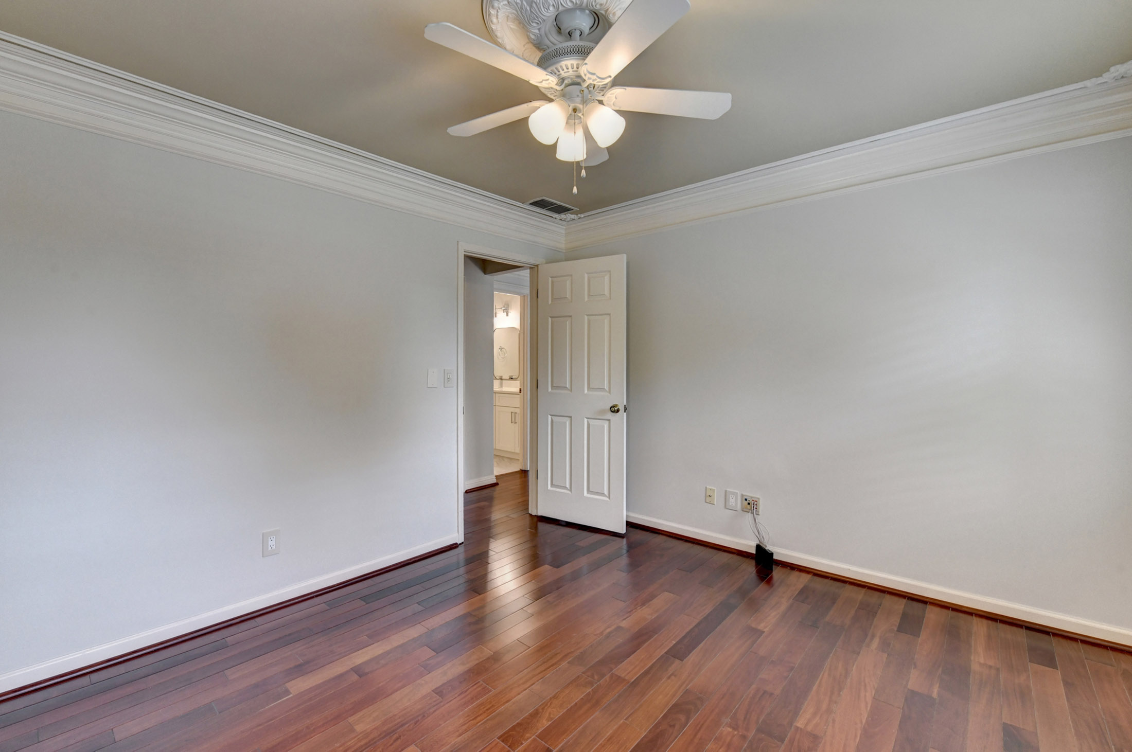  Welcome to the Cul-De-Sac - 物件實景