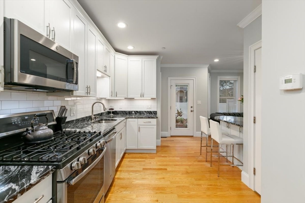 Danvers, Massachusetts, 01923, United States, 2 Bedrooms Bedrooms, ,3 BathroomsBathrooms,Residential,For Sale,1994668