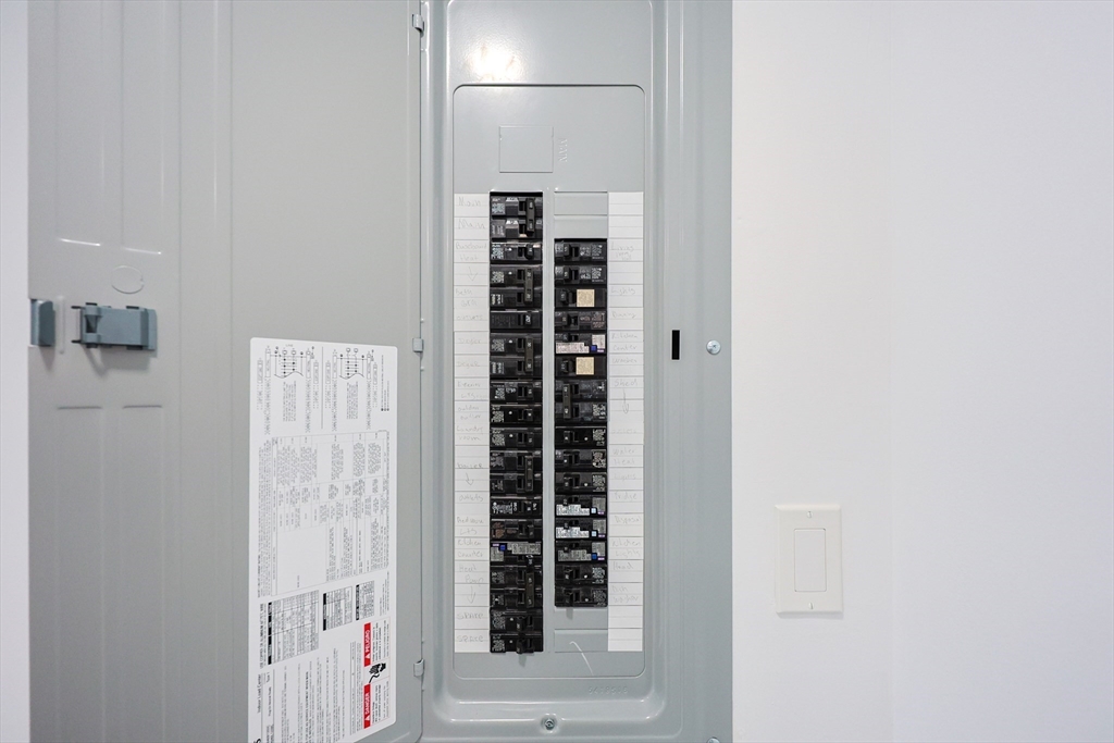 Melrose, Massachusetts, 02176, United States, 2 Bedrooms Bedrooms, ,1 BathroomBathrooms,Residential,For Sale,2012344