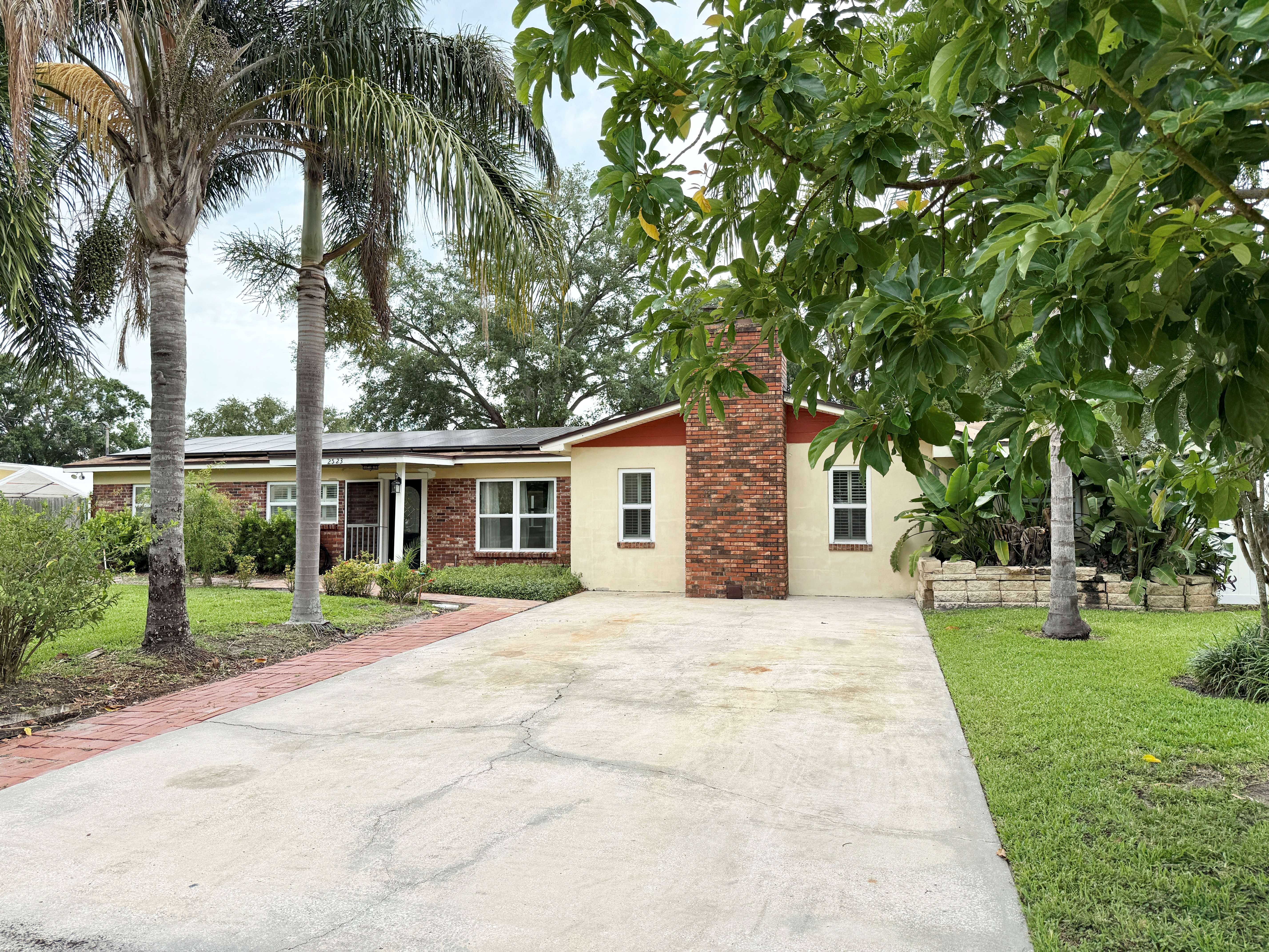 Tampa, Florida, 33618, United States, 3 Bedrooms Bedrooms, ,2 BathroomsBathrooms,Residential,For Sale,1931261
