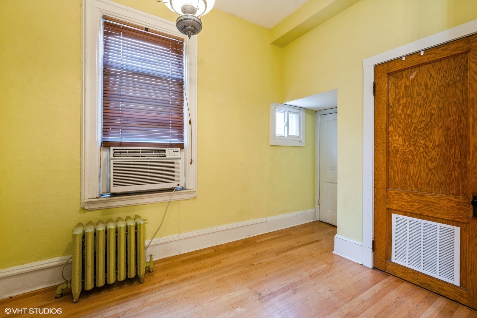 Chicago, Illinois, 60647, United States, 2 Bedrooms Bedrooms, ,1 BathroomBathrooms,Residential,For Sale,1885460