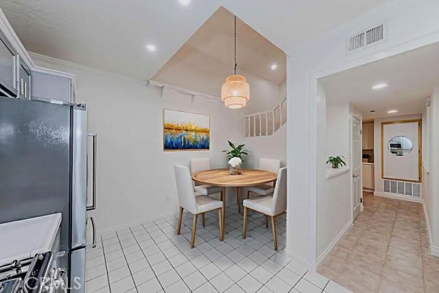 San Pedro, California, 90732, United States, 2 Bedrooms Bedrooms, ,3 BathroomsBathrooms,Residential,For Sale,1974009