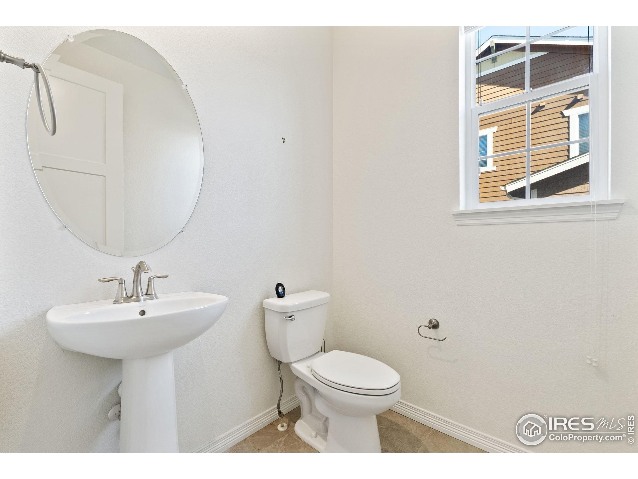 Thornton, Colorado, 80602, United States, 4 Bedrooms Bedrooms, ,4 BathroomsBathrooms,Residential,For Sale,1988981