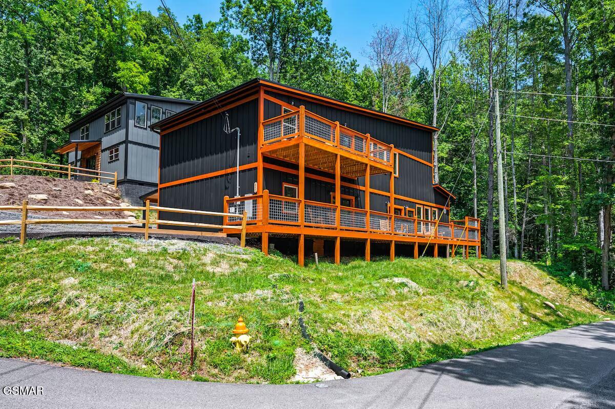 Gatlinburg, Tennessee, 37738, United States, 4 Bedrooms Bedrooms, ,5 BathroomsBathrooms,Residential,For Sale,2048286