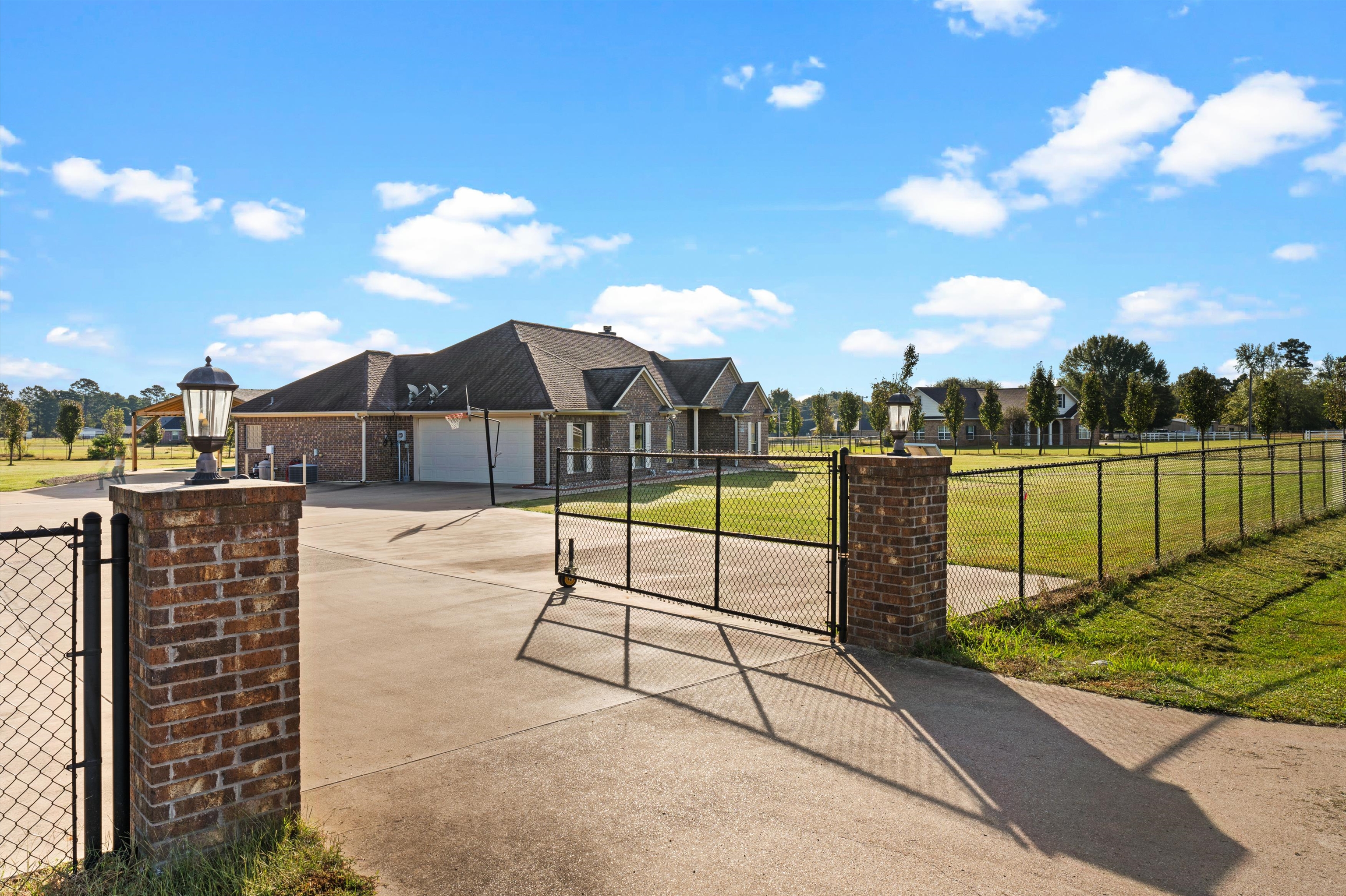 Henderson, Texas, 75654, United States, 5 Bedrooms Bedrooms, ,3 BathroomsBathrooms,Residential,For Sale,1983255