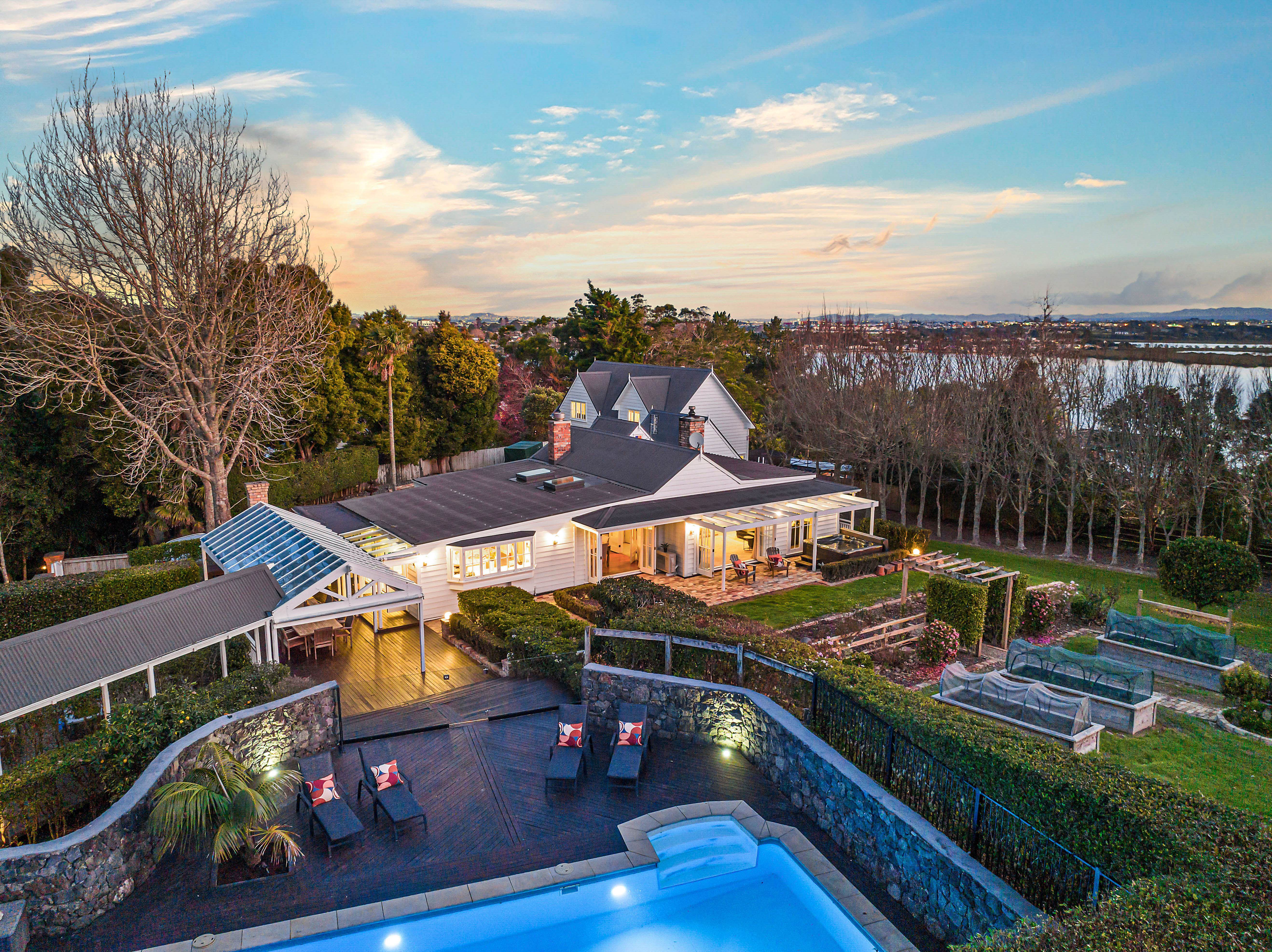  136 Attwood Road, Paremoremo - 物件實景