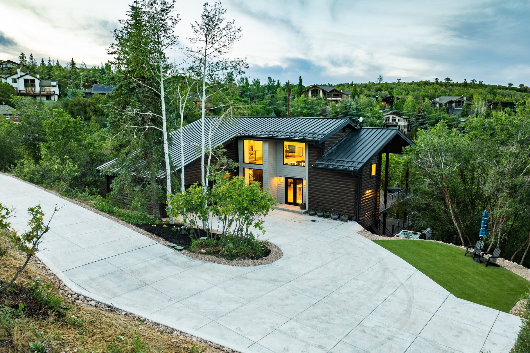  Full Scale Rebuild with Amazing Outdoor Spaces and Views - 物件實景