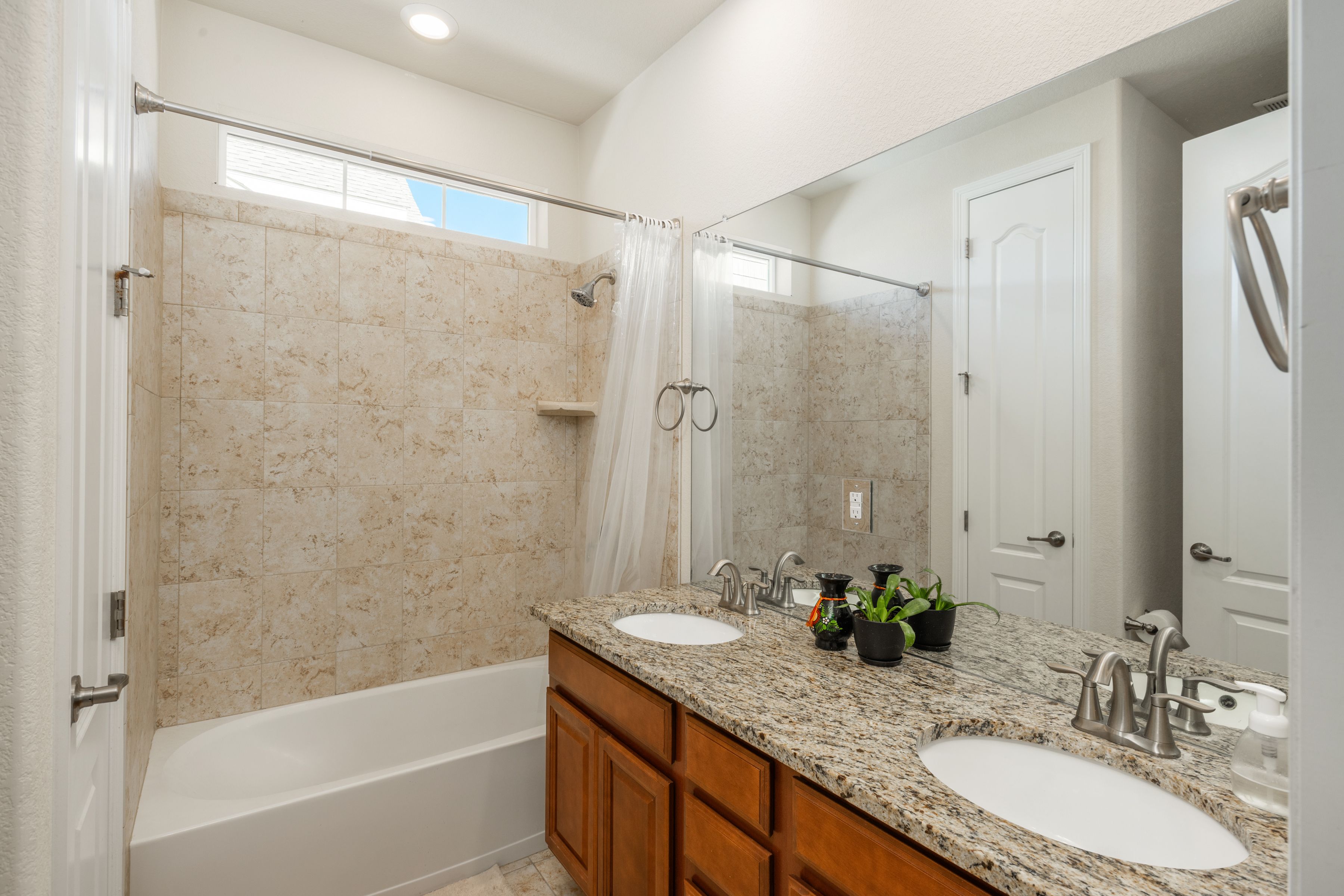  Move-In Ready Ranch With Great Curb Appeal - 物件實景