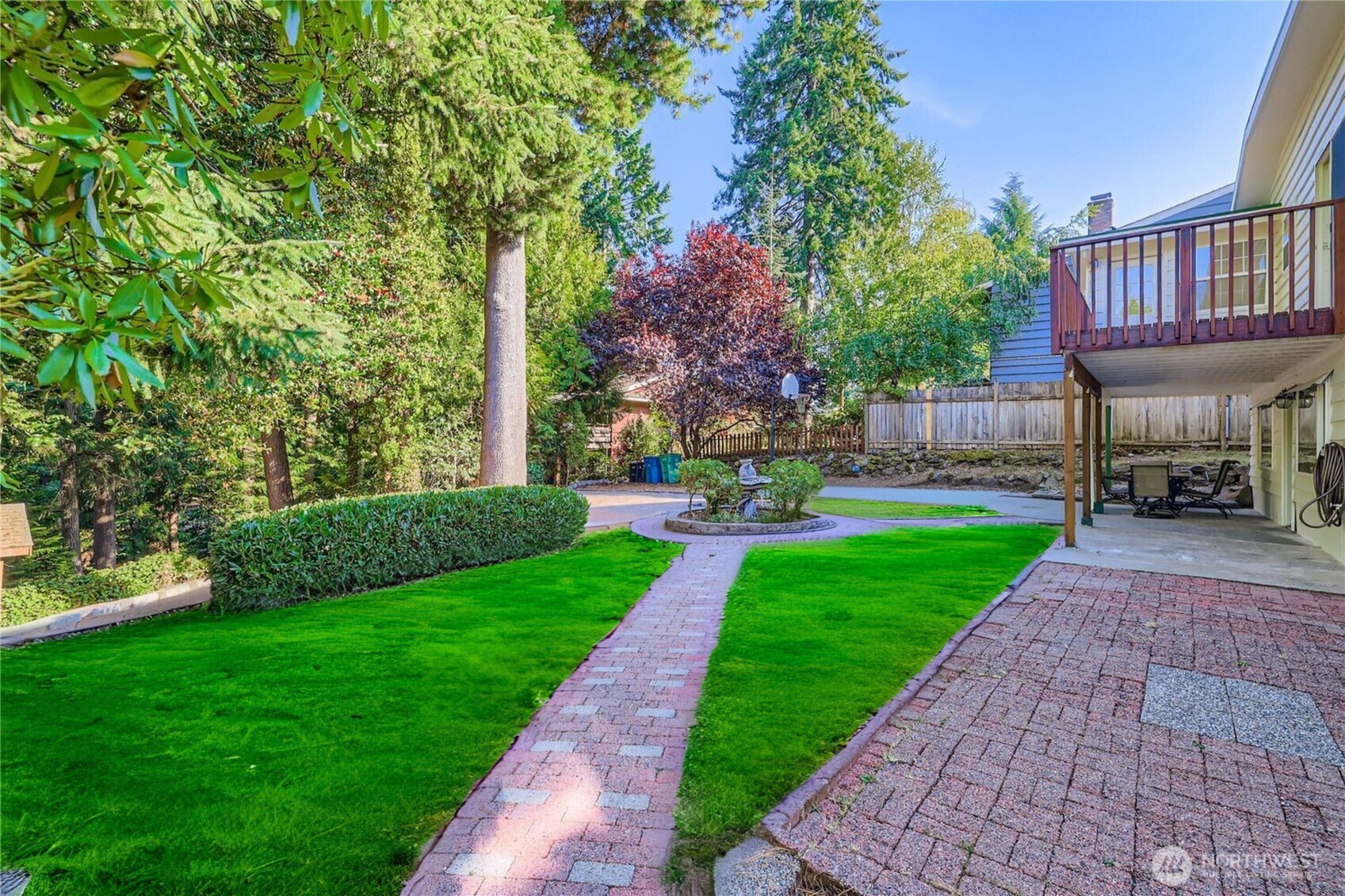 Shoreline, Washington, 98133, United States, 9 Bedrooms Bedrooms, ,1 BathroomBathrooms,Residential,For Sale,1984039