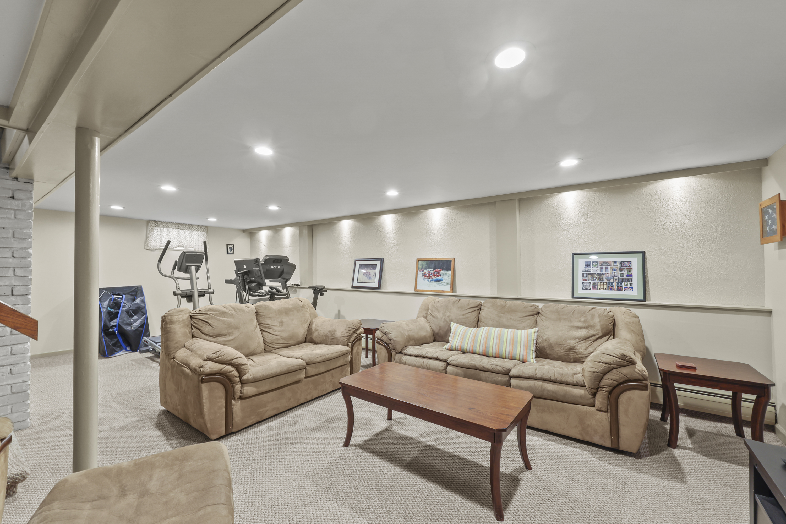  Updated 3BR Ranch on Corner Lot Near Trails & Shopping - 物件實景