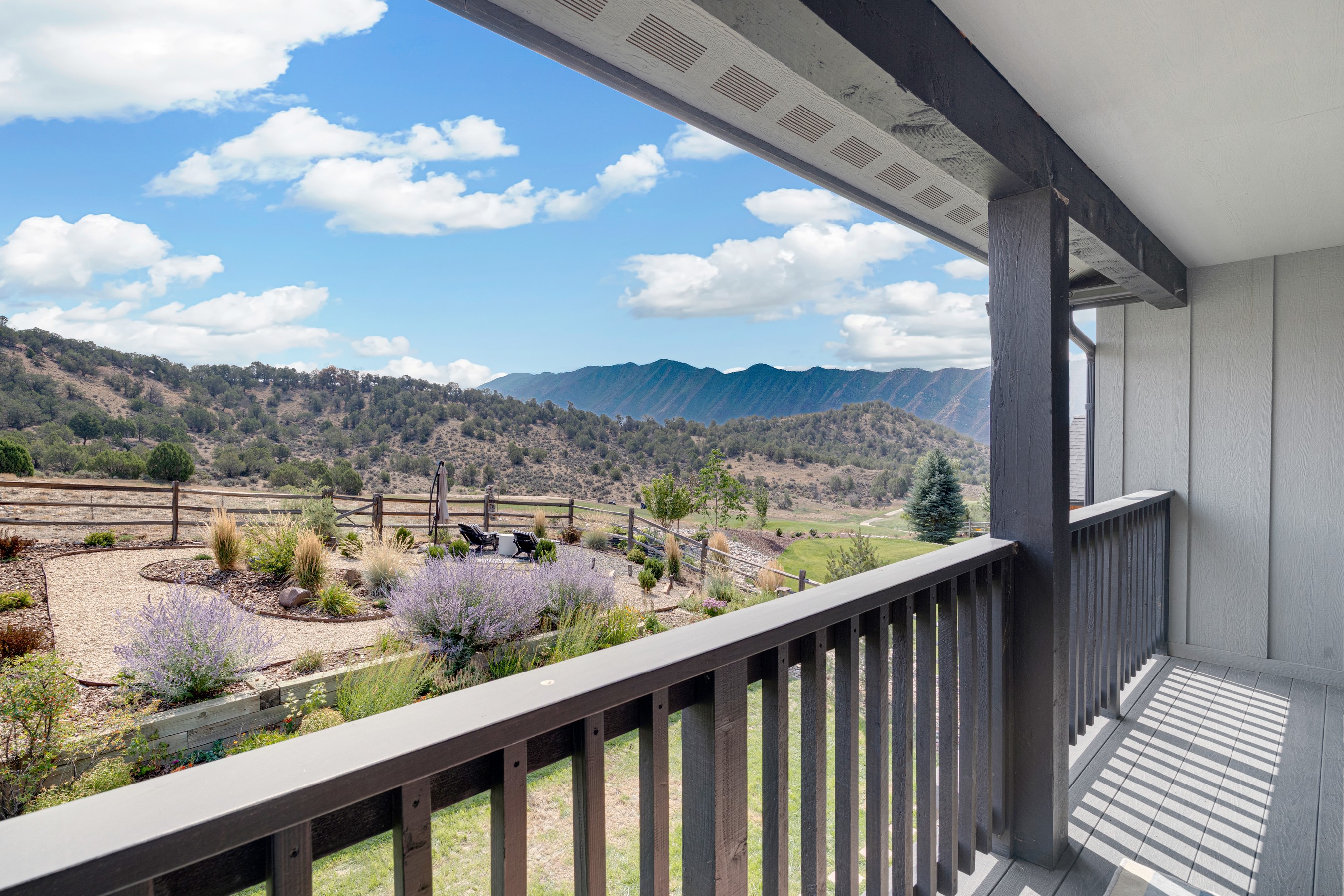  Contemporary Golf Course Living & Stunning Mountain Views - 物件實景